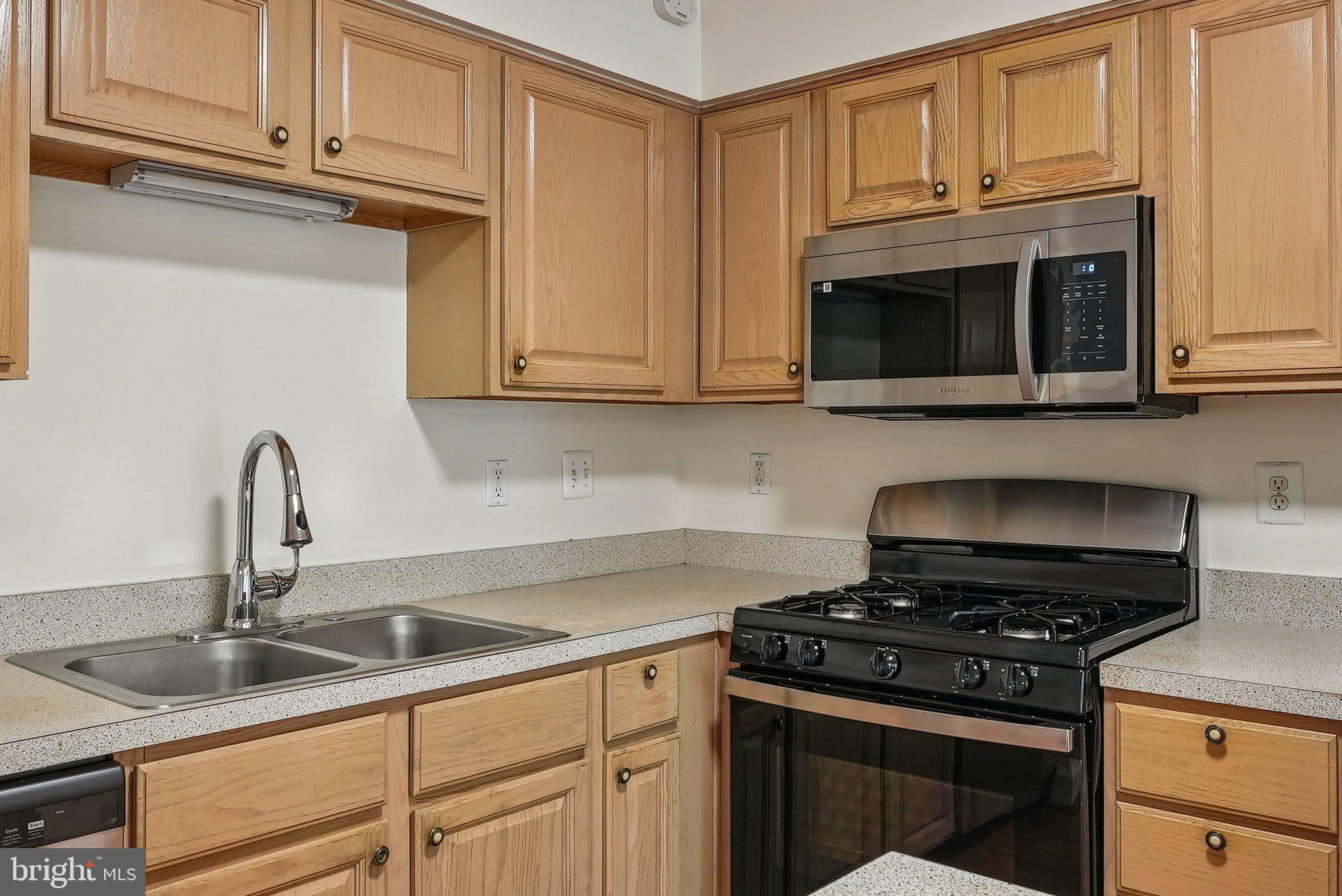 PINEY GLEN VILLAGE - Residential Lease