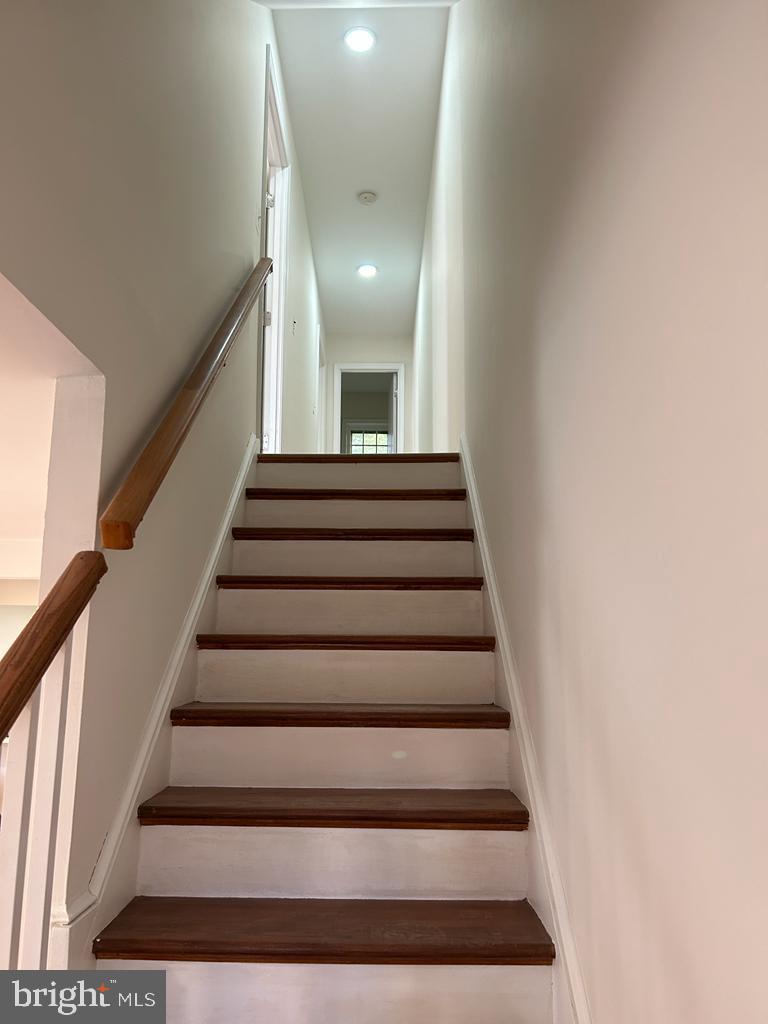 TOWN OF LEESBURG - Residential Lease