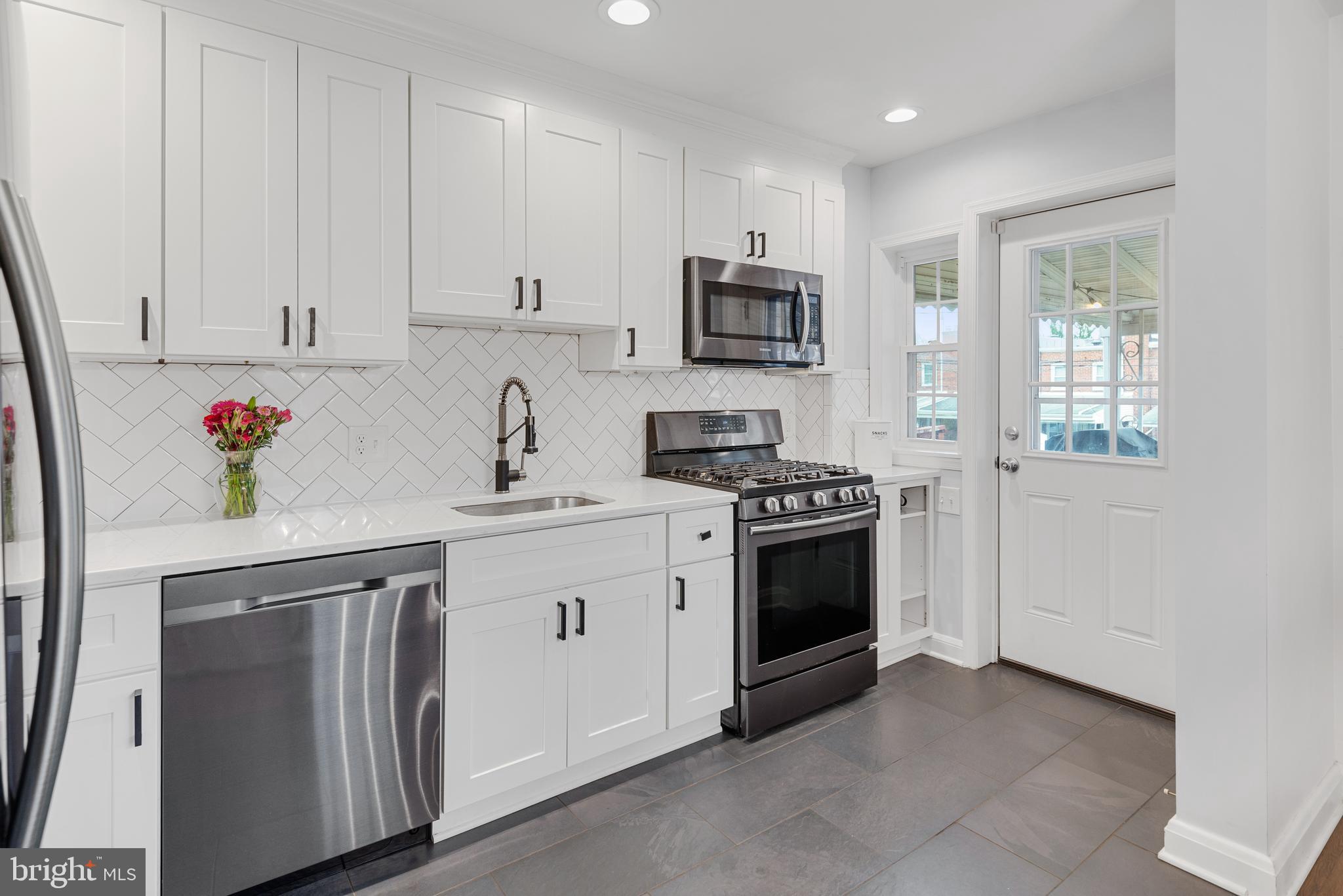 MEDFIELD - Residential