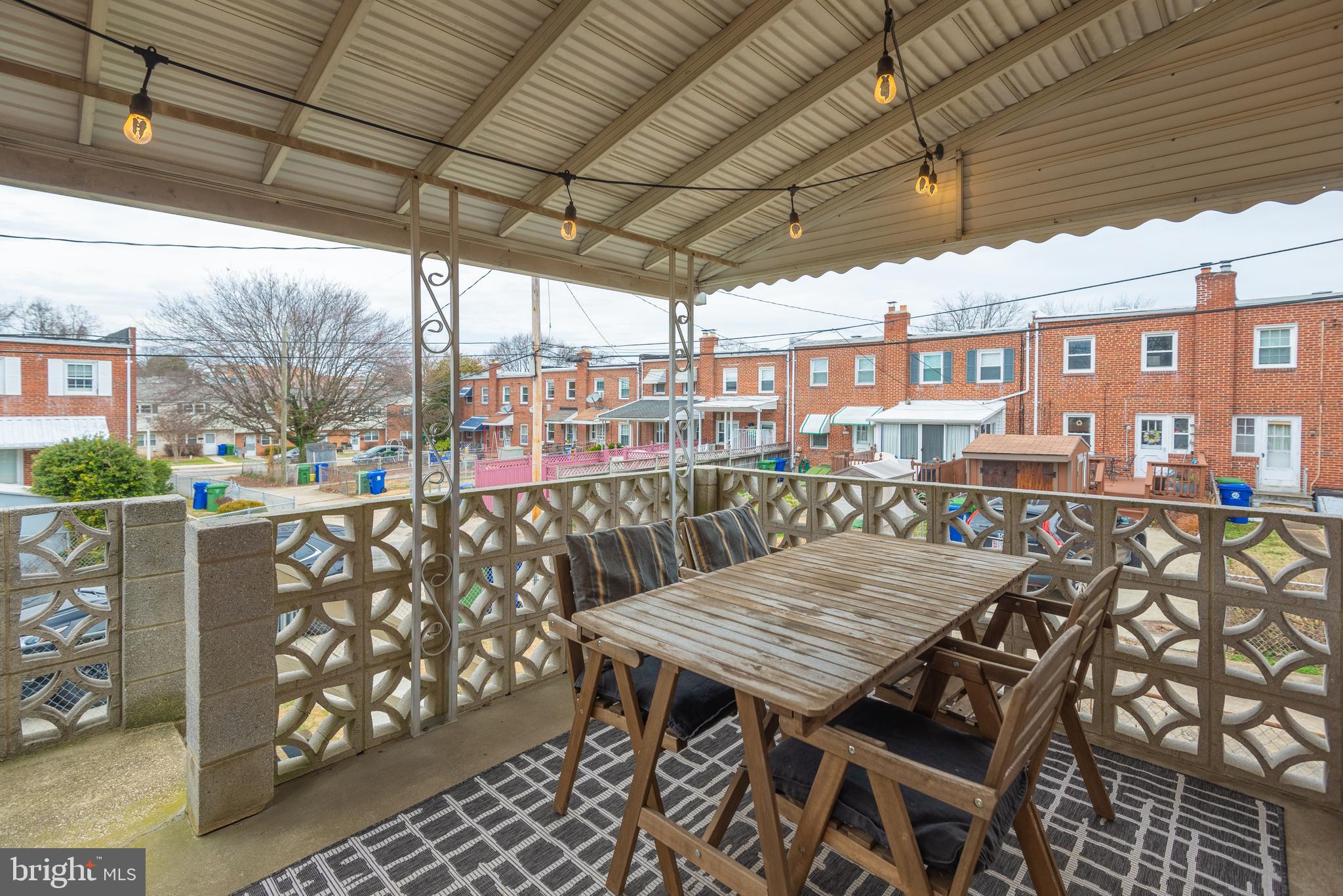 MEDFIELD - Residential