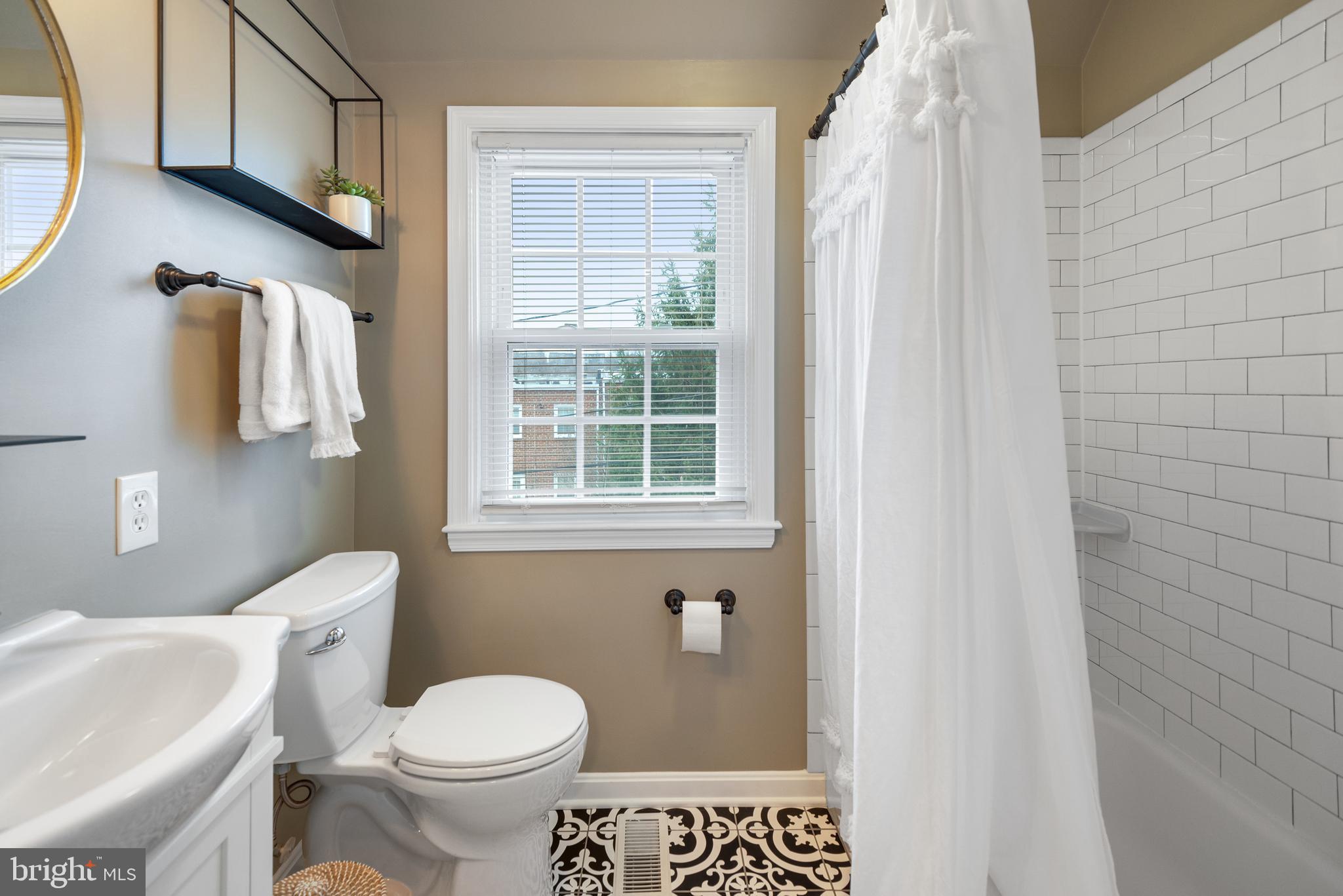 MEDFIELD - Residential