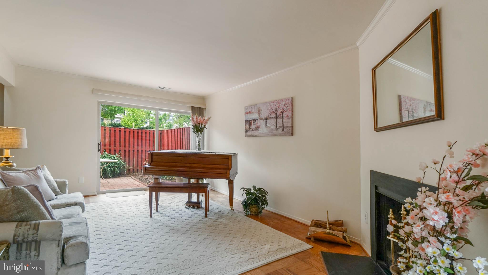 VILLAGE OF WILDE LAKE - Residential