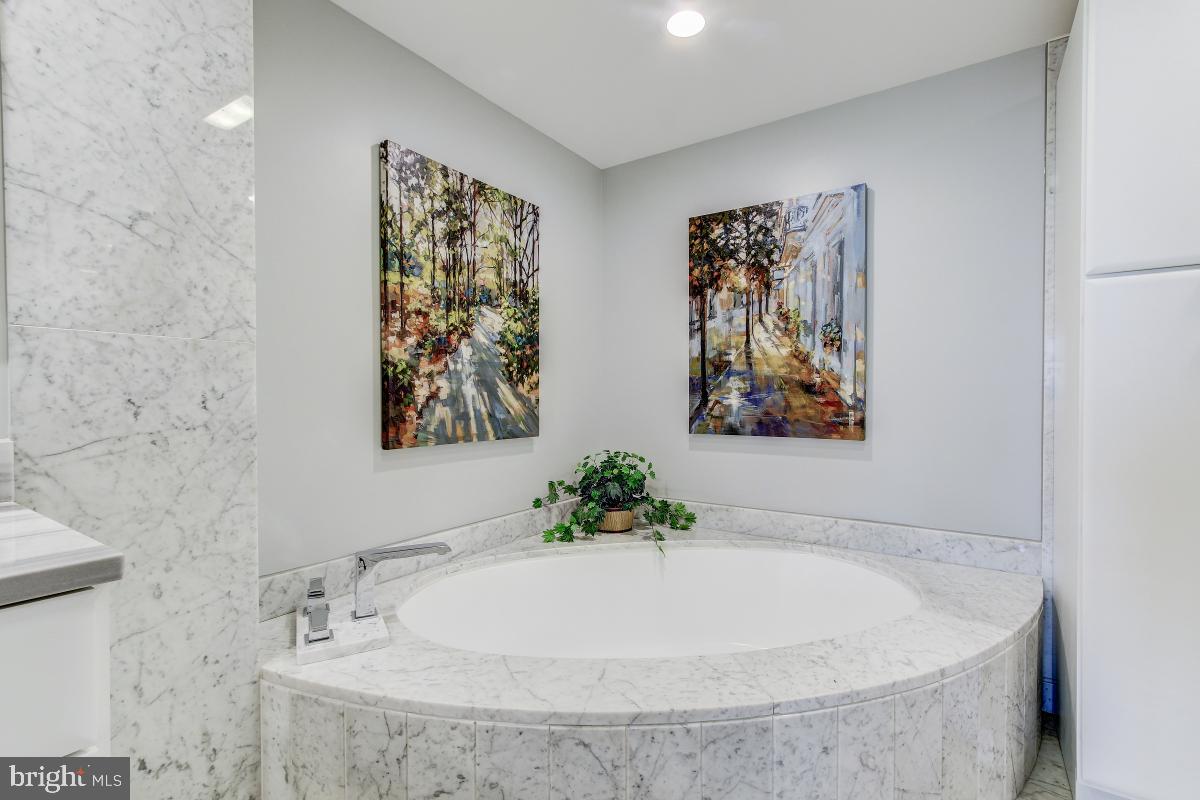 CRYSTAL GATEWAY - Residential