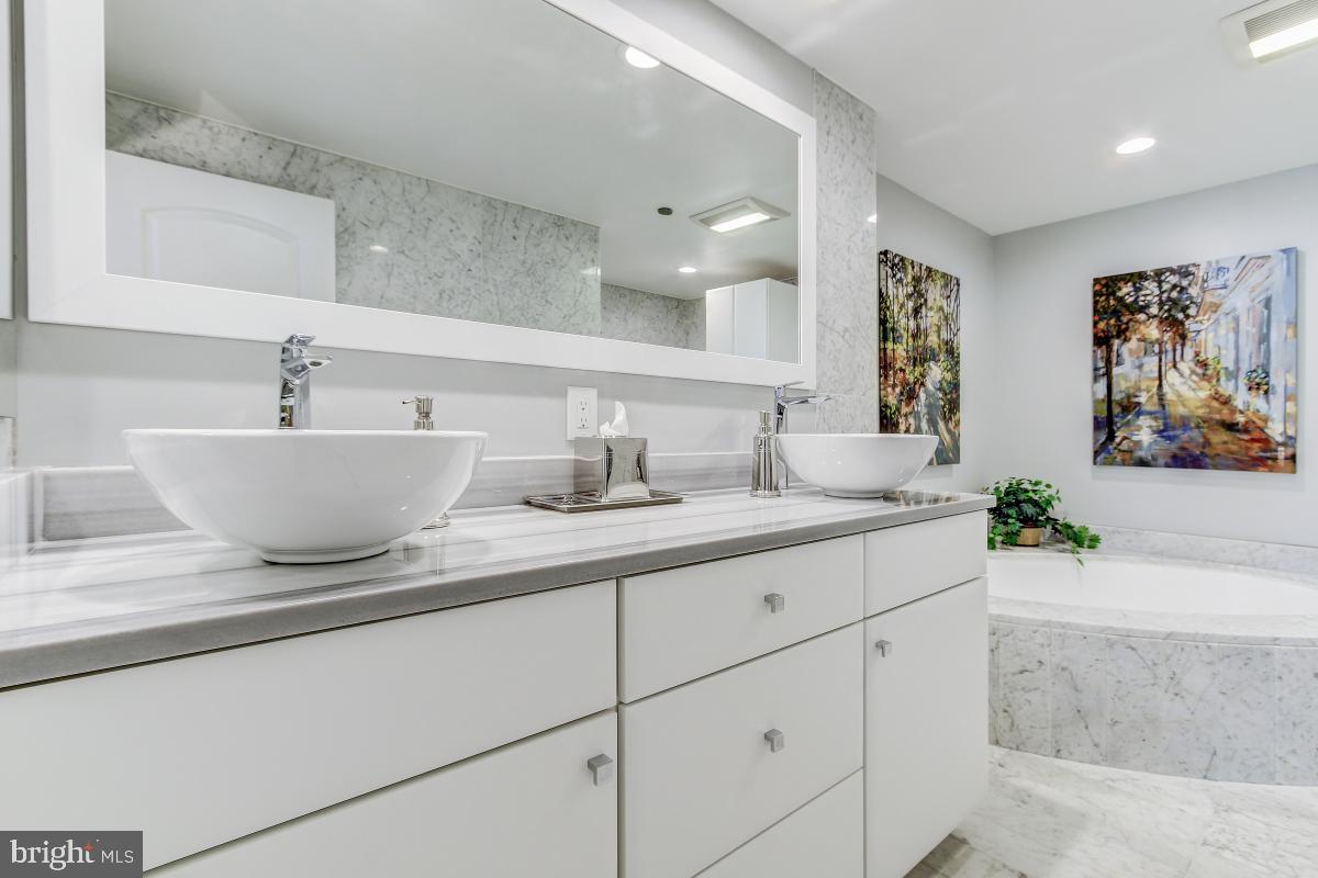 CRYSTAL GATEWAY - Residential