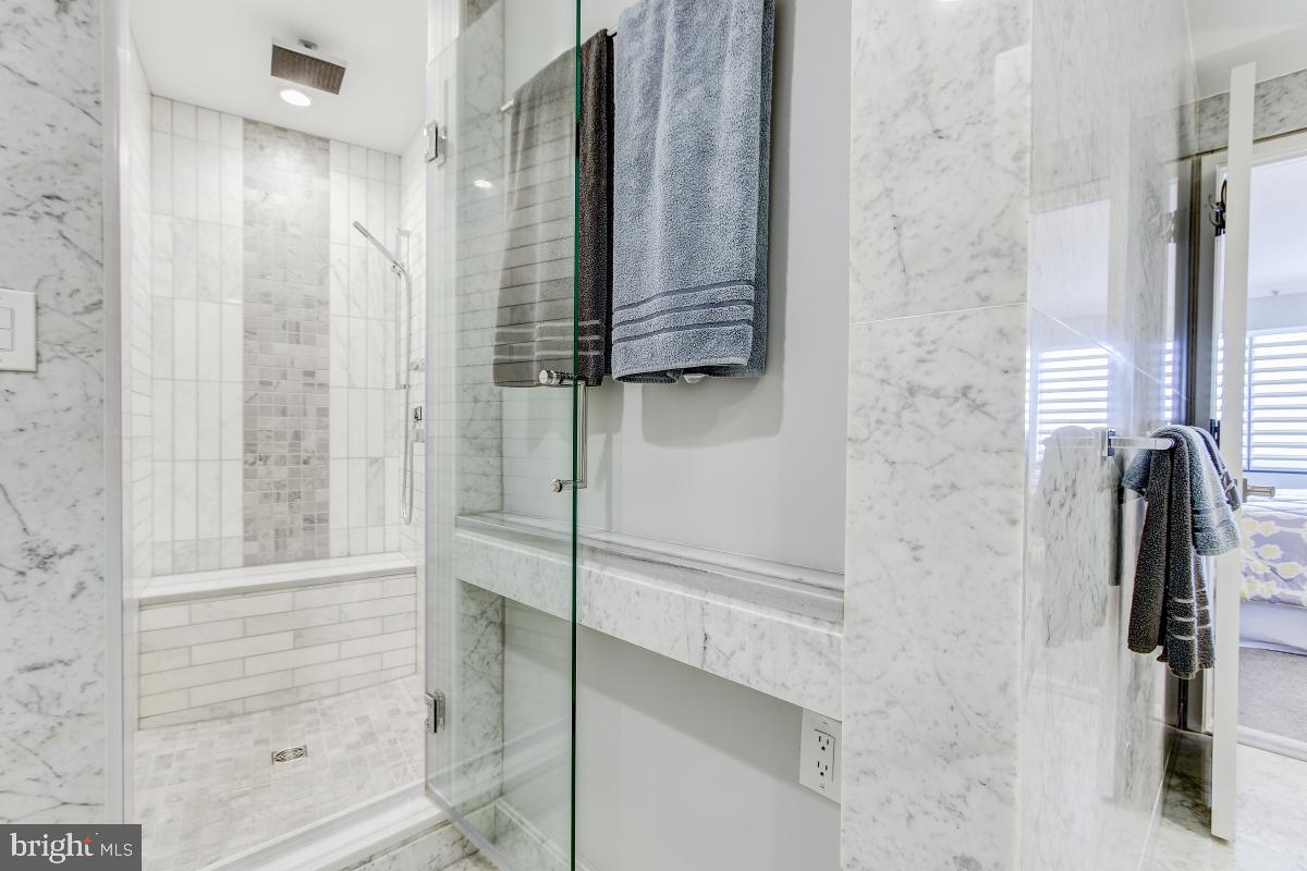 CRYSTAL GATEWAY - Residential