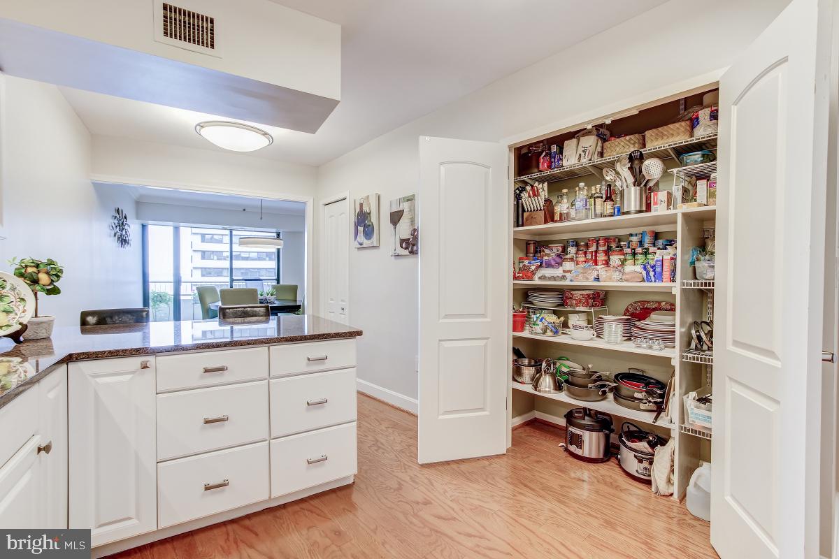 CRYSTAL GATEWAY - Residential