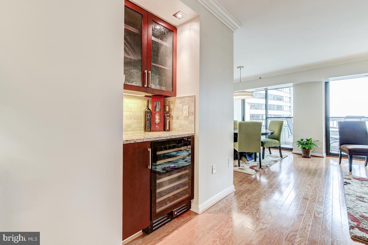 CRYSTAL GATEWAY - Residential