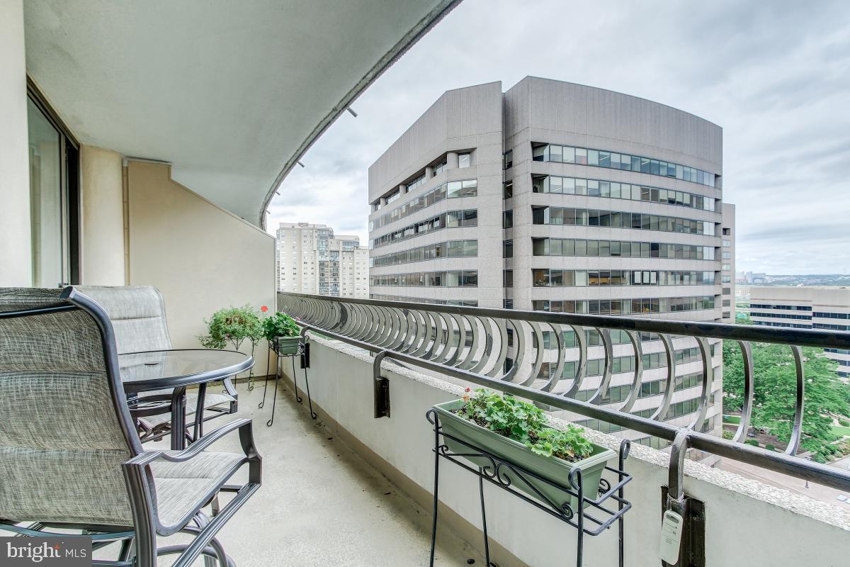 CRYSTAL GATEWAY - Residential