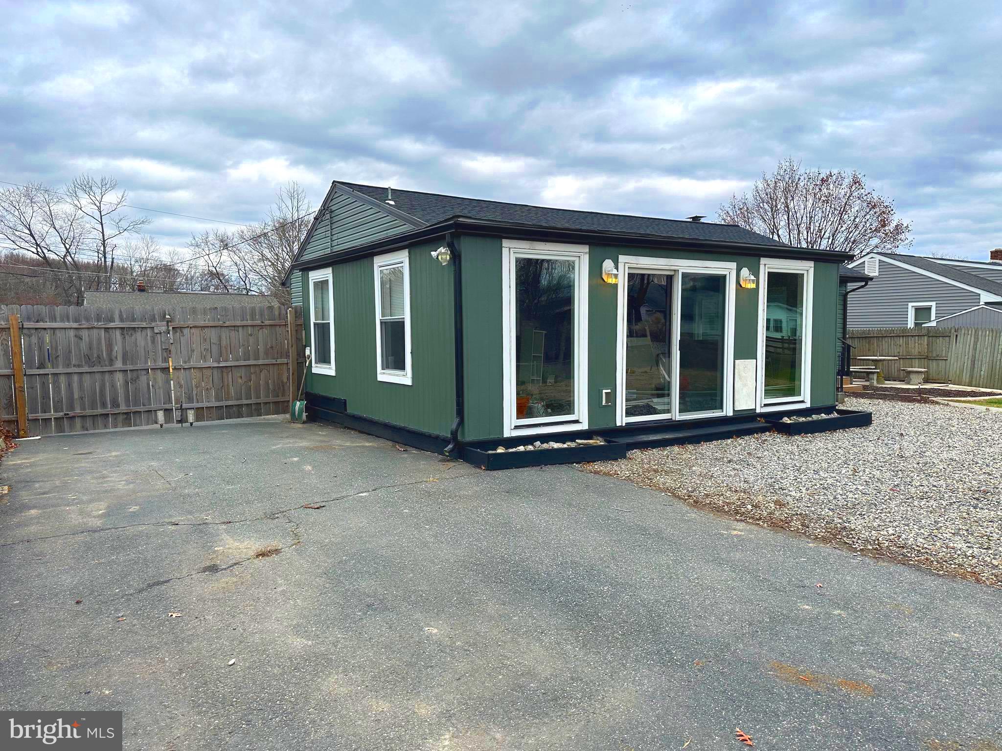 HILLSDALE - Residential