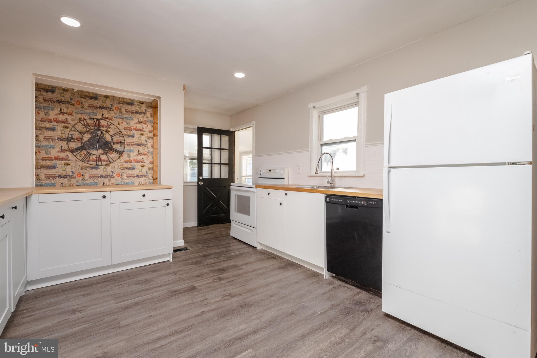 HILLSDALE - Residential