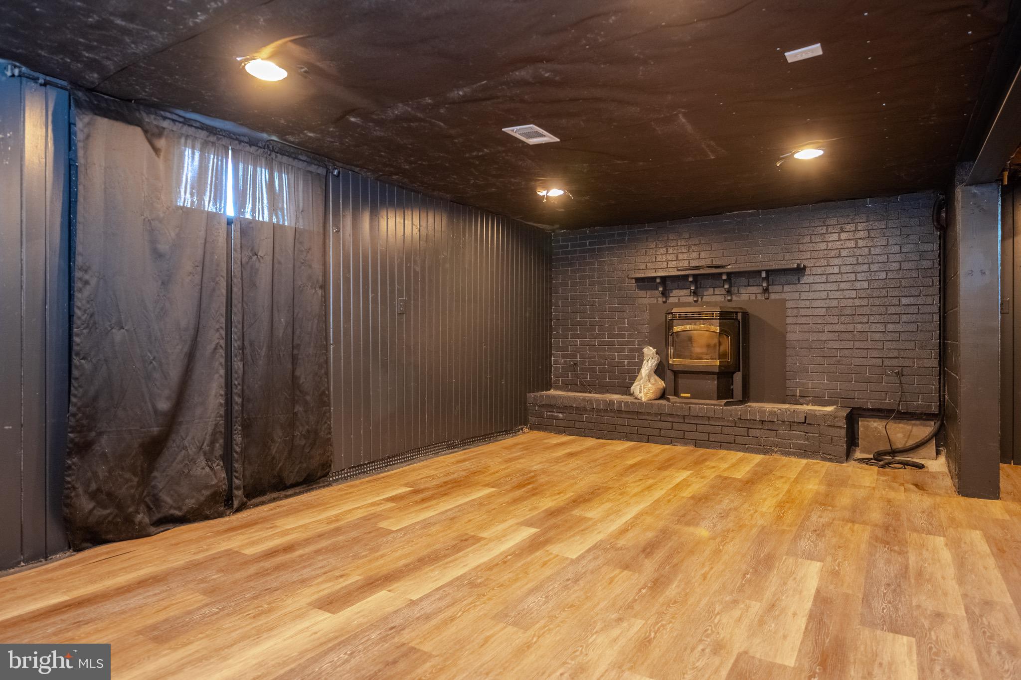 HILLSDALE - Residential