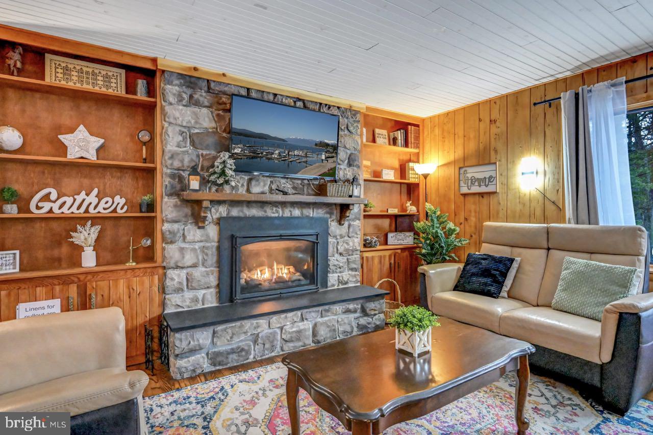 SPLIT ROCK - Residential