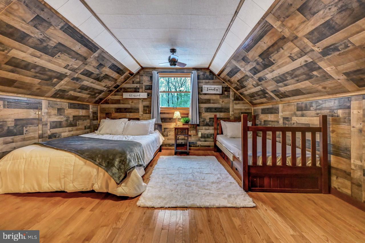 SPLIT ROCK - Residential