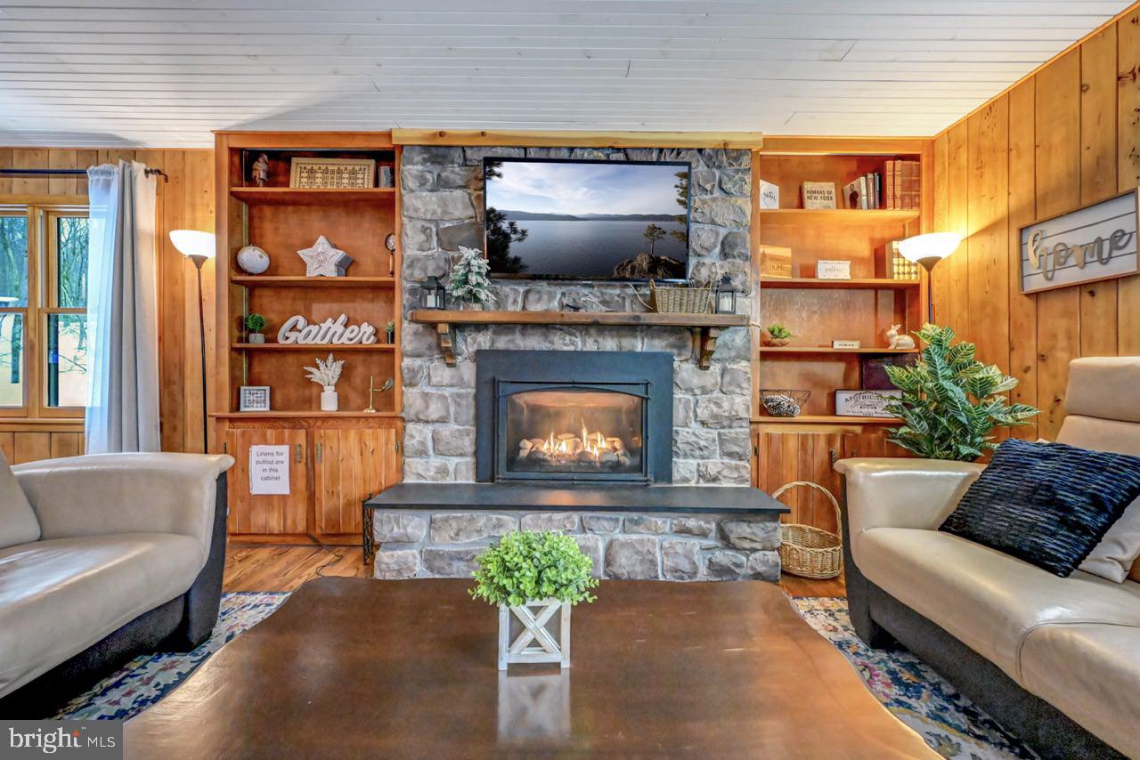 SPLIT ROCK - Residential