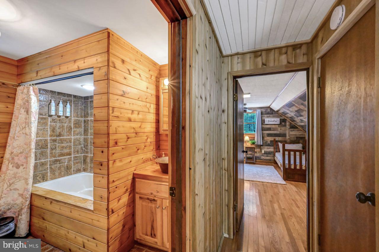 SPLIT ROCK - Residential