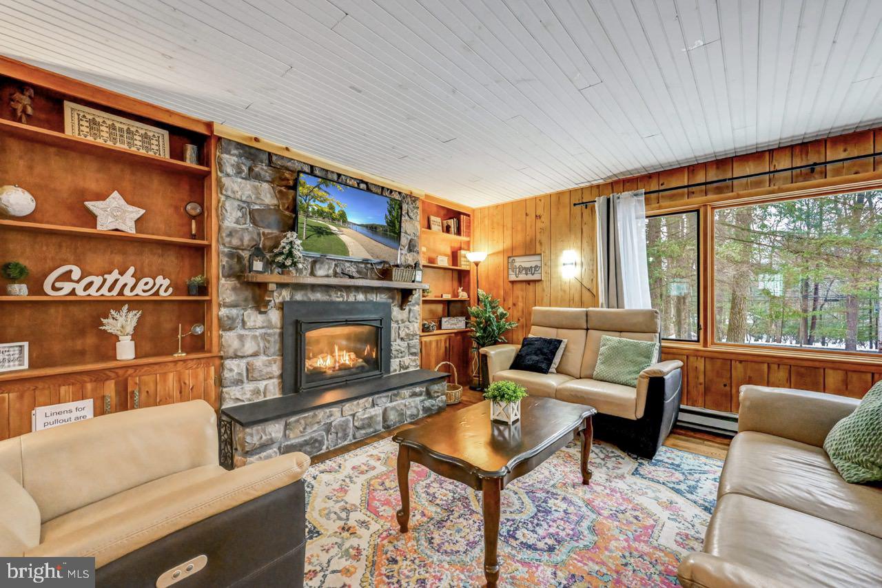 SPLIT ROCK - Residential