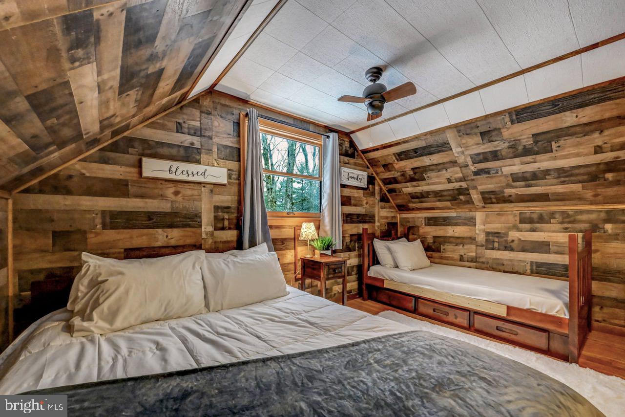 SPLIT ROCK - Residential