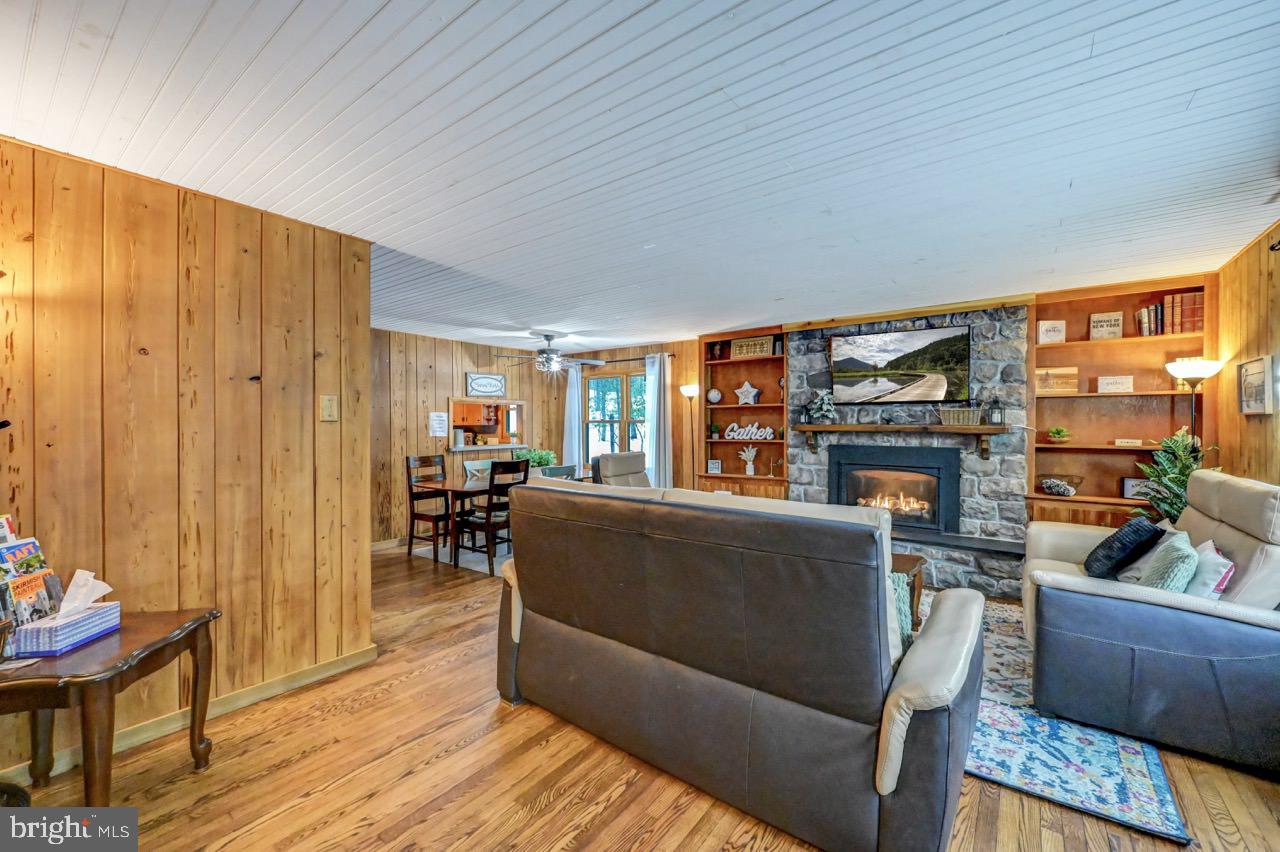 SPLIT ROCK - Residential