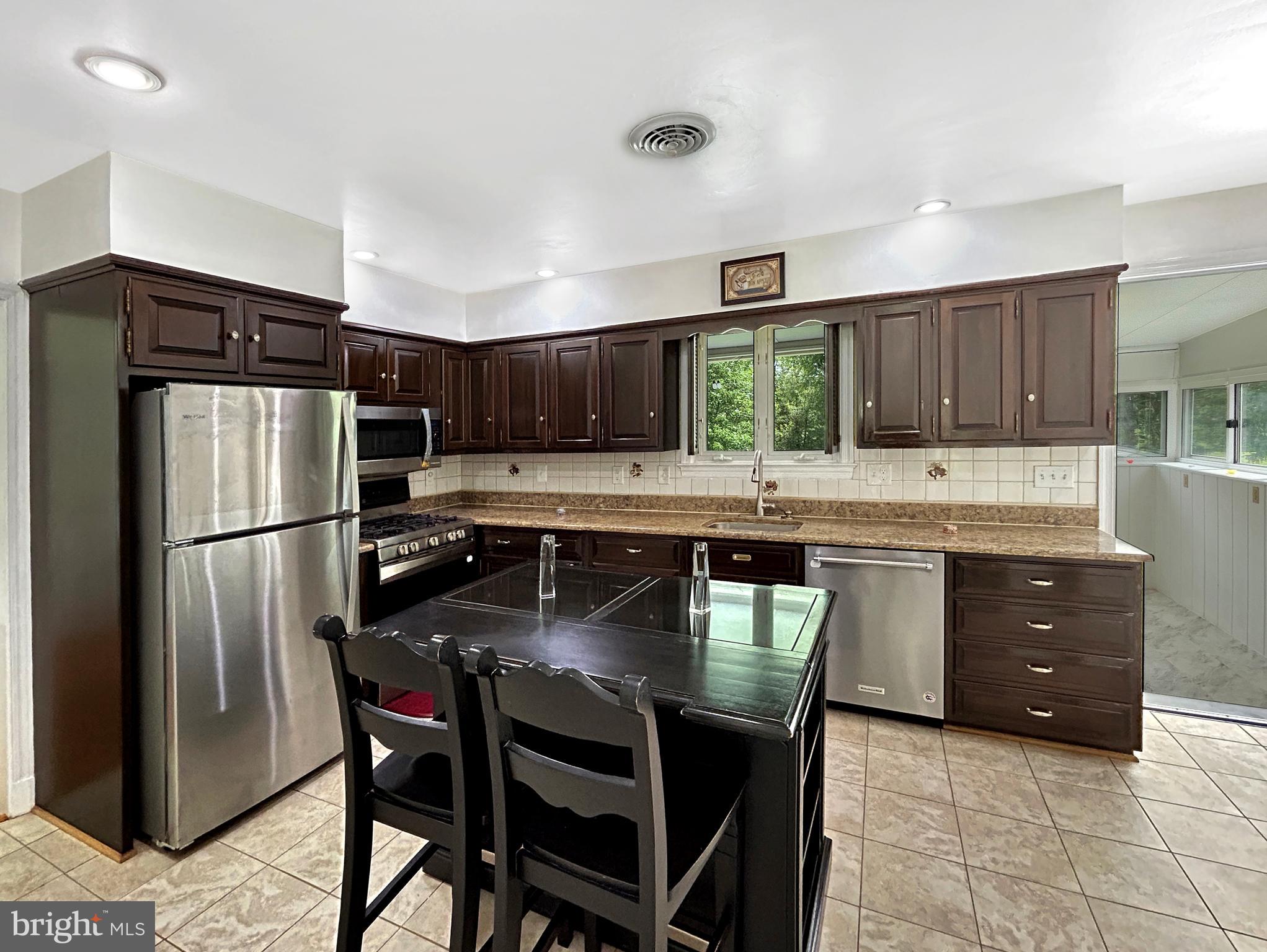 9504 VEIRS DRIVE