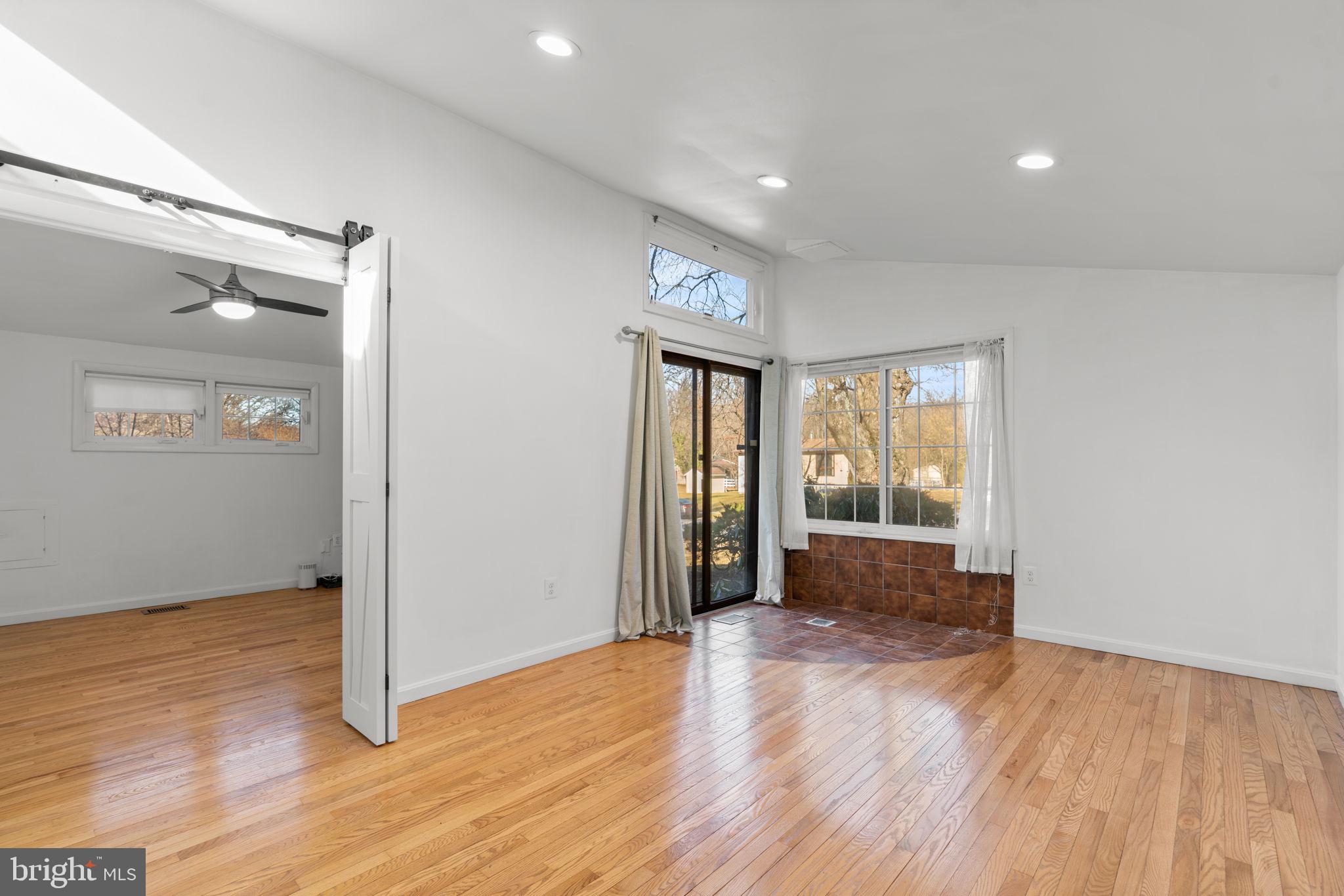 OAKLAND MILLS - Residential Lease