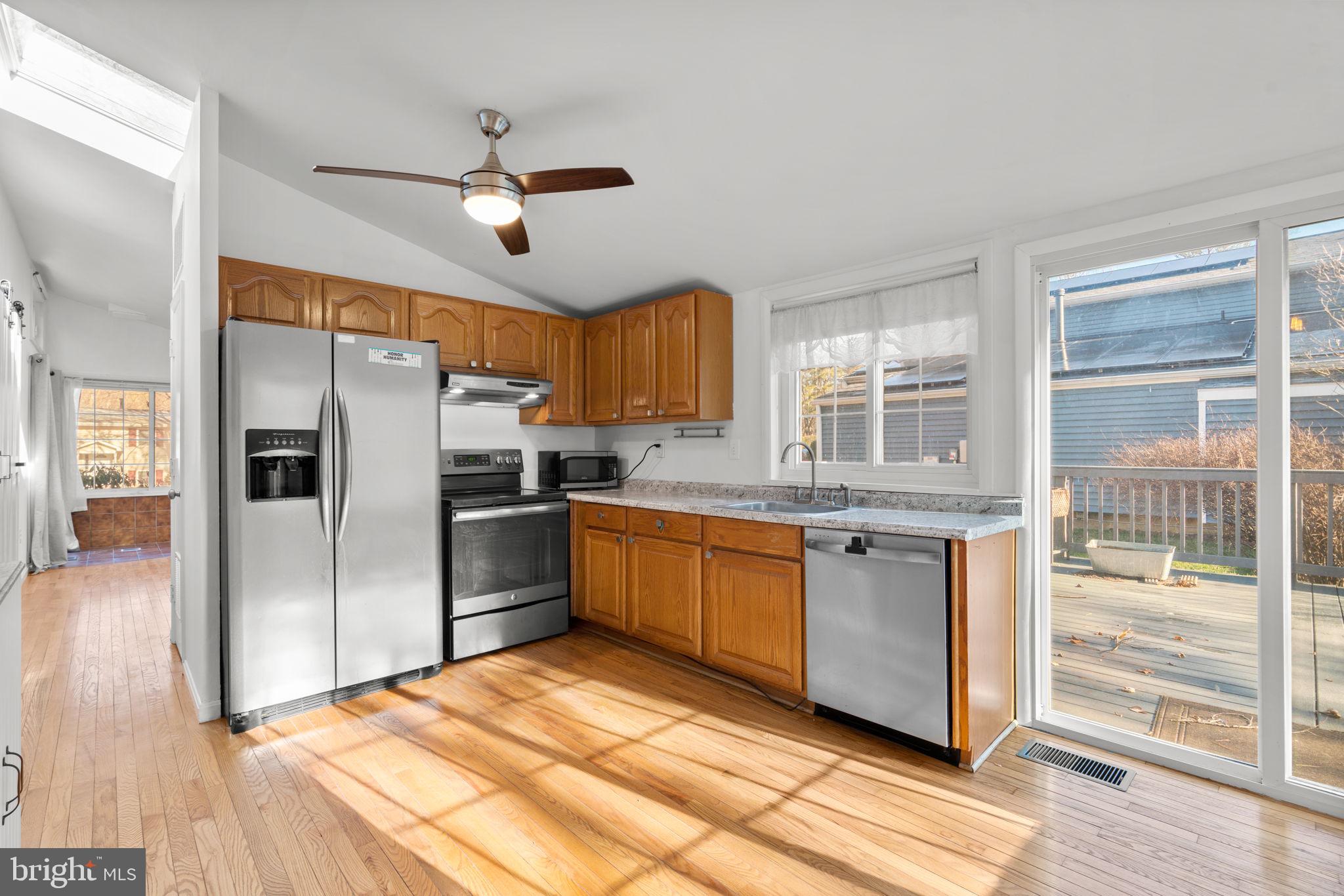 OAKLAND MILLS - Residential Lease