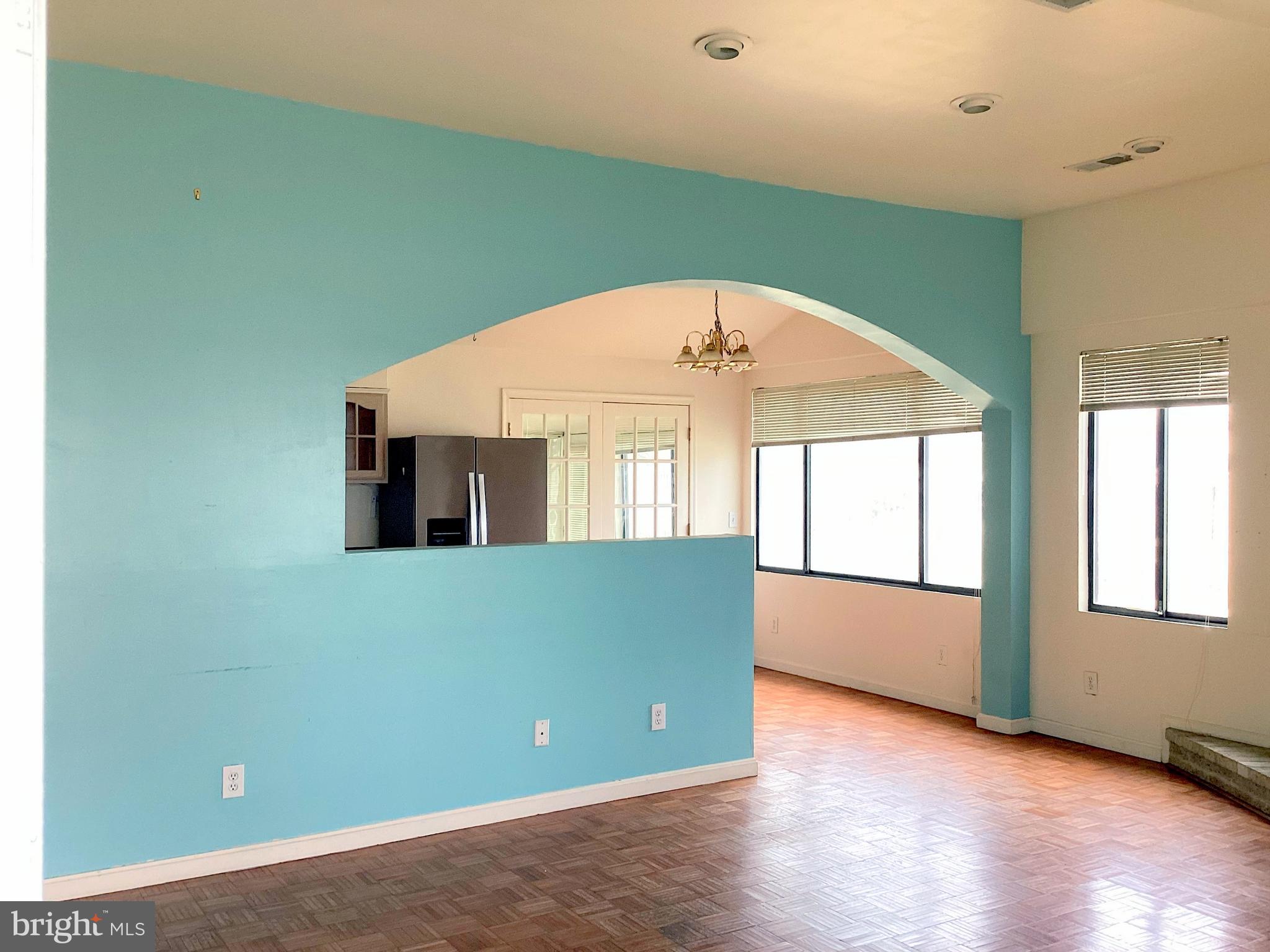 LONG BEACH - Residential