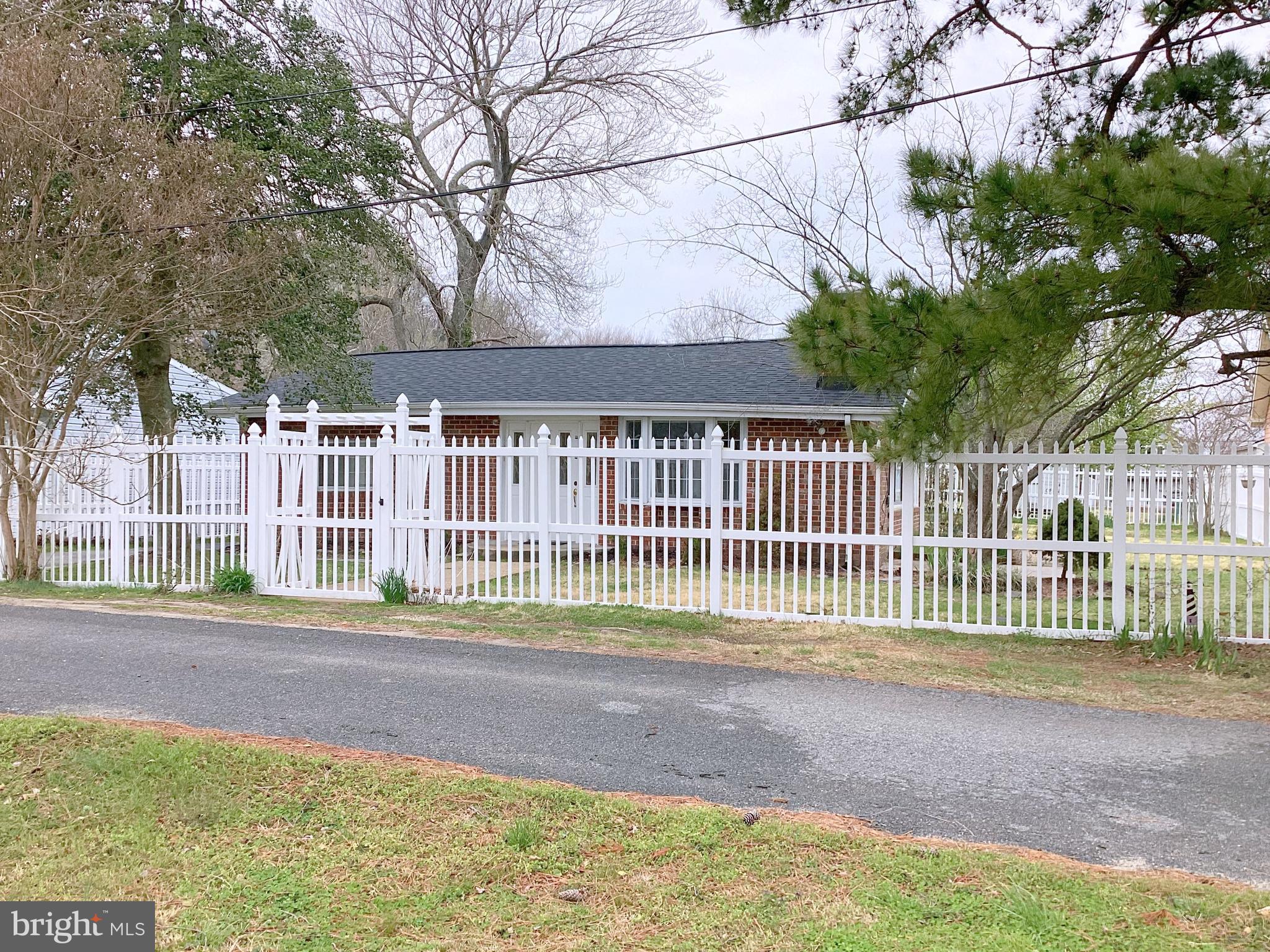 LONG BEACH - Residential