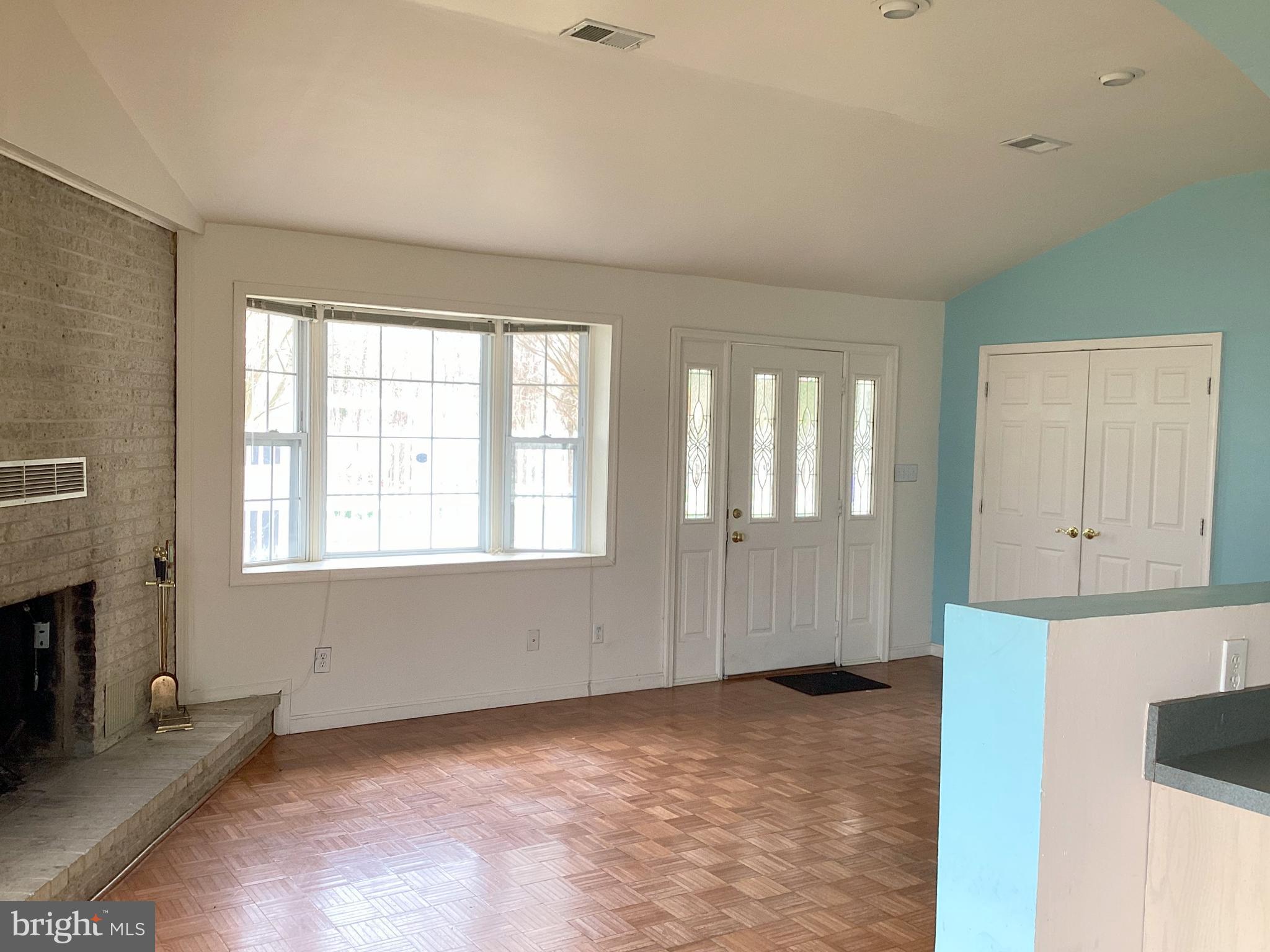 LONG BEACH - Residential