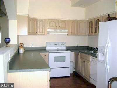 LONG BEACH - Residential