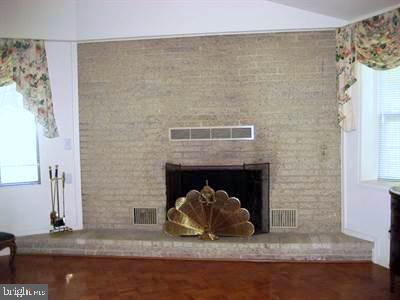 LONG BEACH - Residential