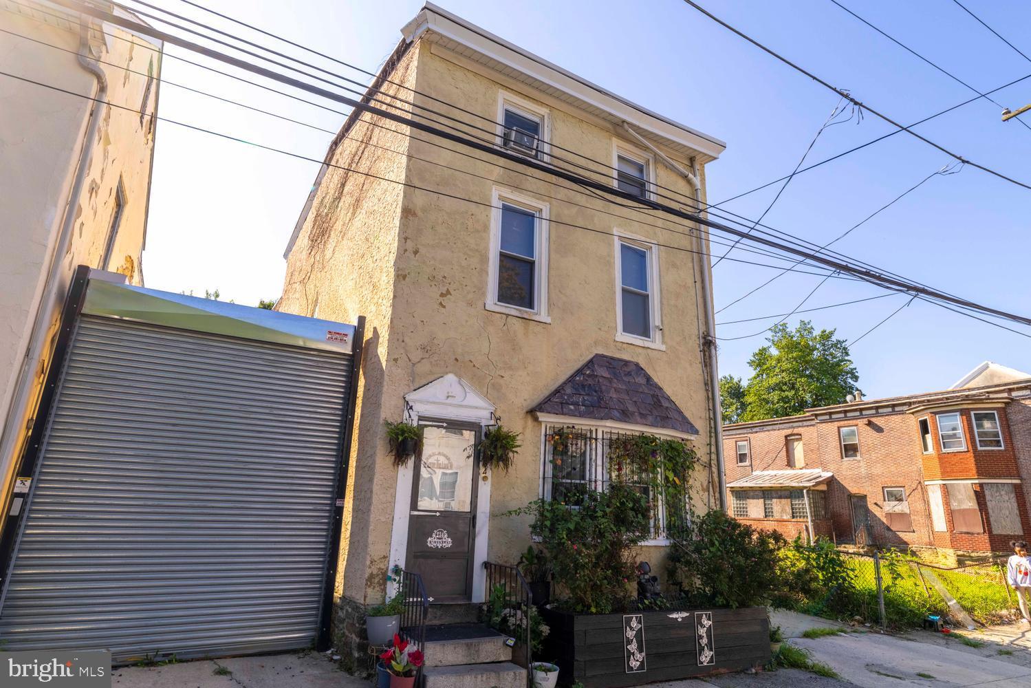 234 W QUEEN LANE