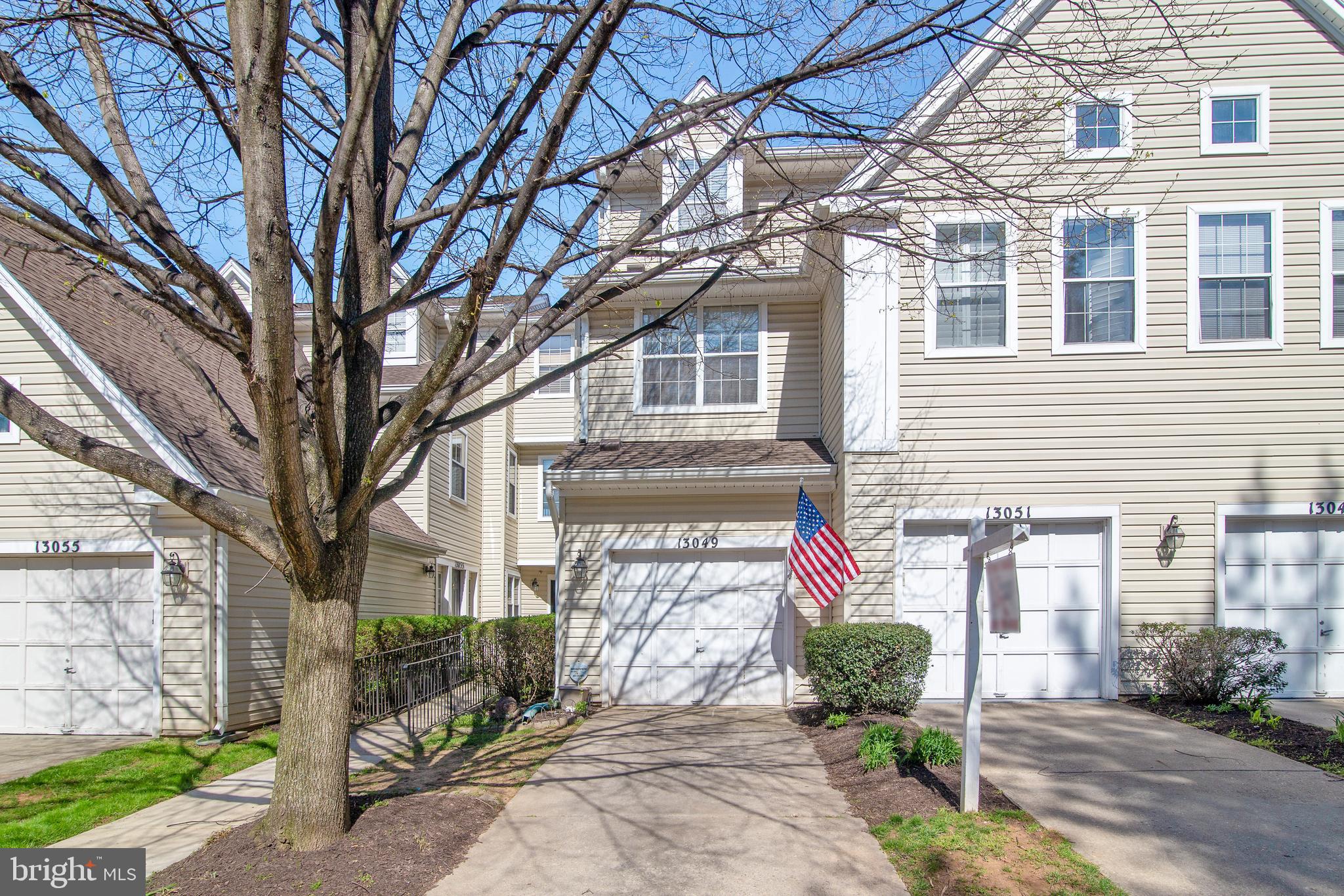 CLOVERLEAF CENTER - Residential