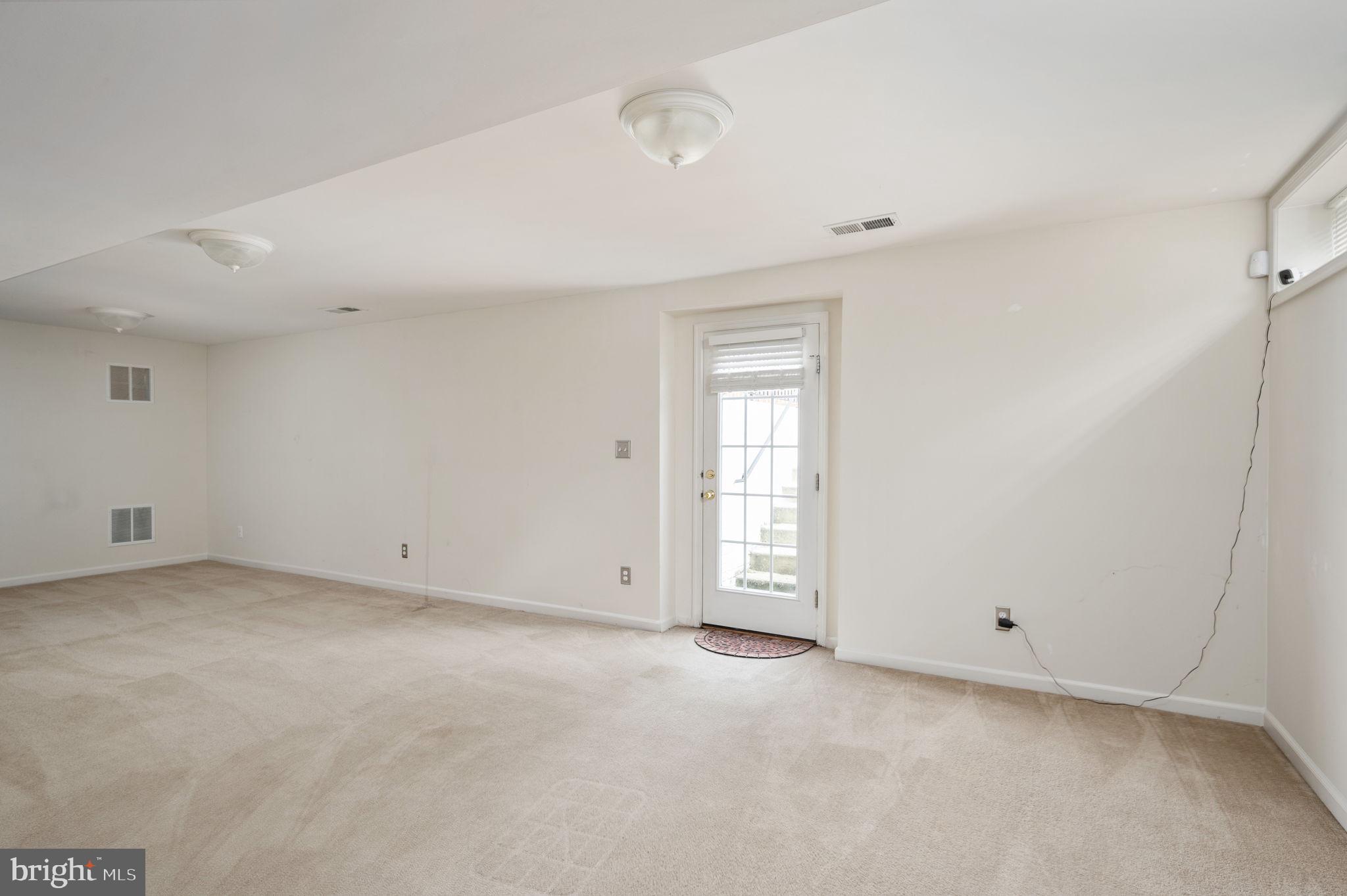 PORT POTOMAC - Residential