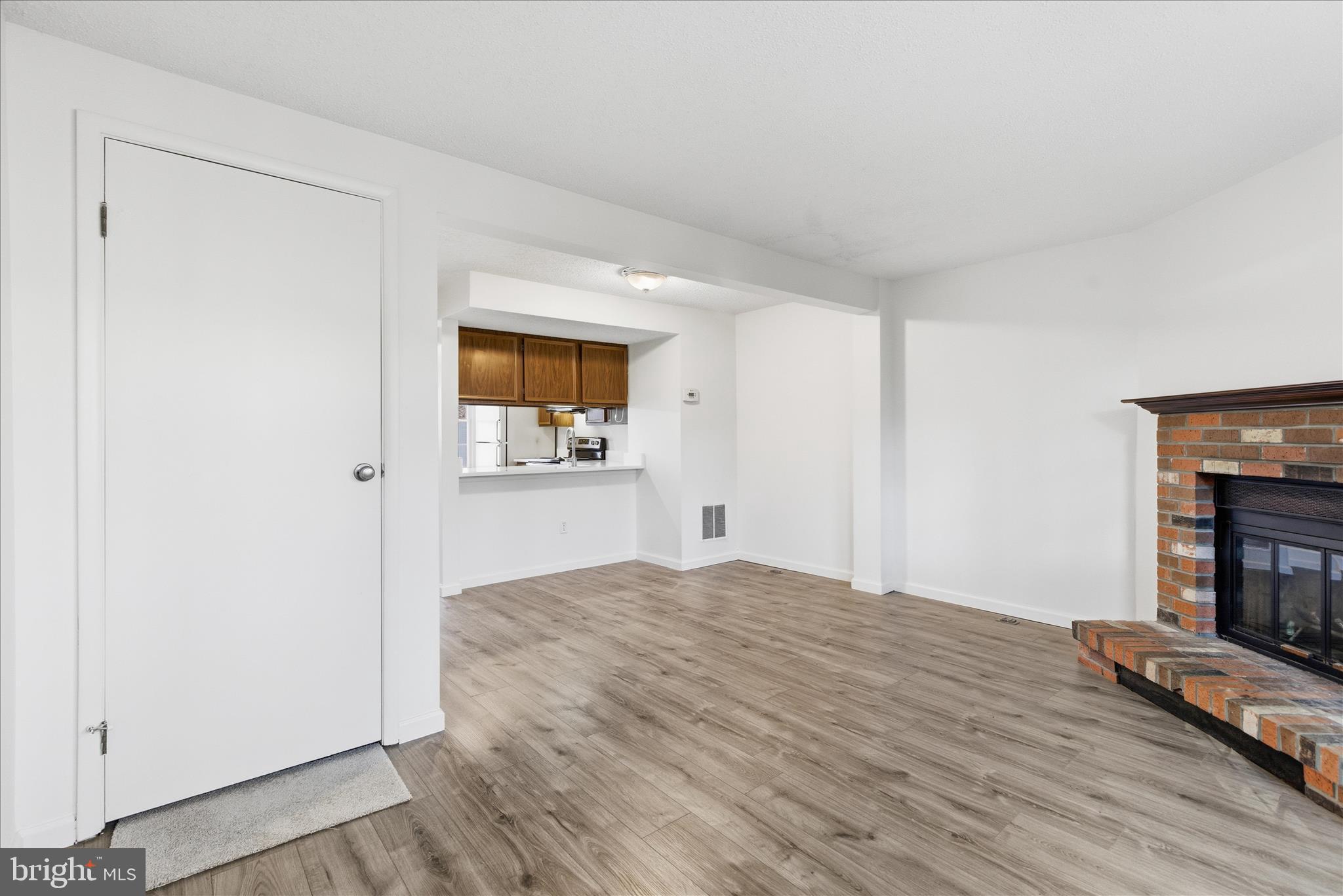 TARTAN VILLAGE - Residential Lease