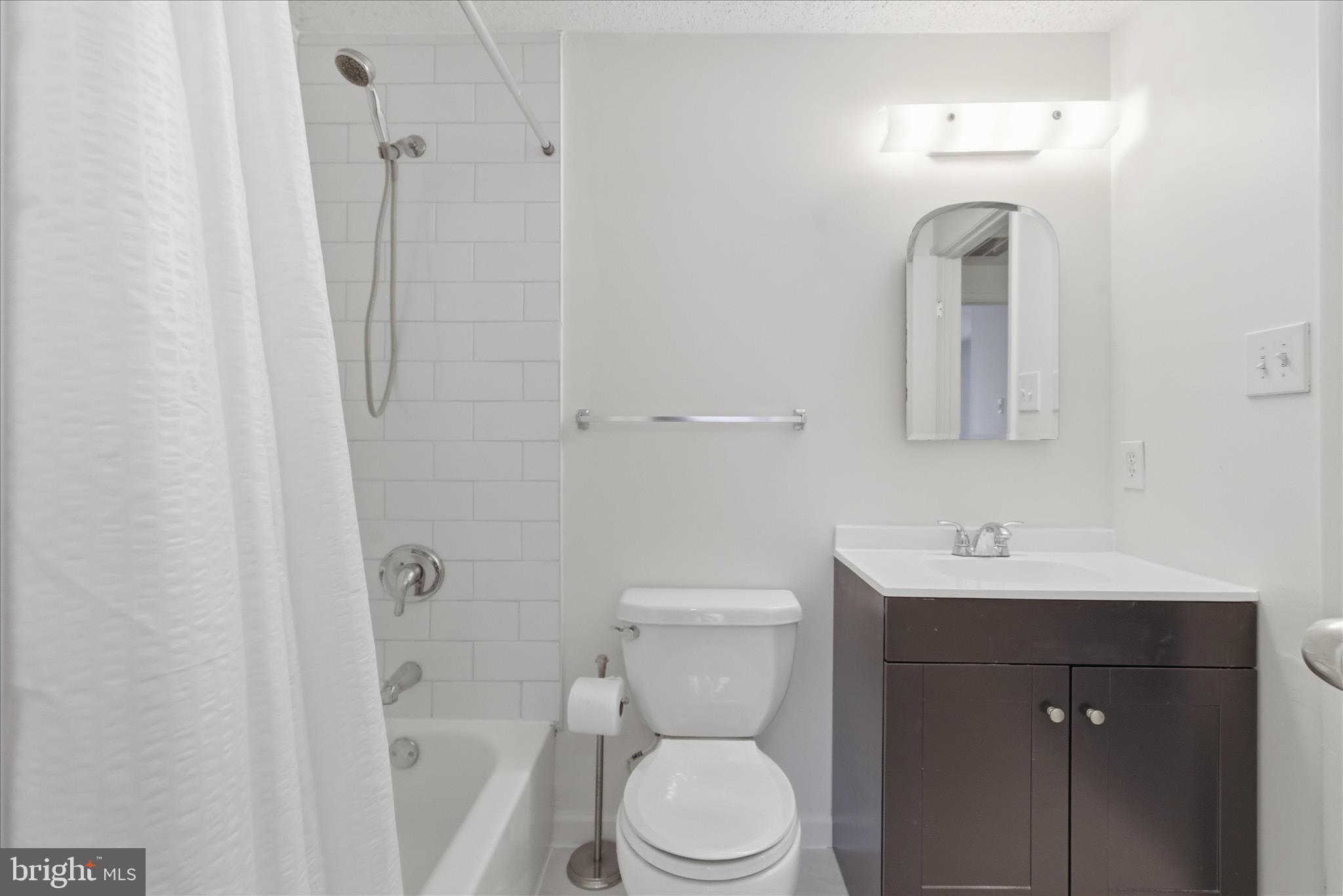 TARTAN VILLAGE - Residential Lease