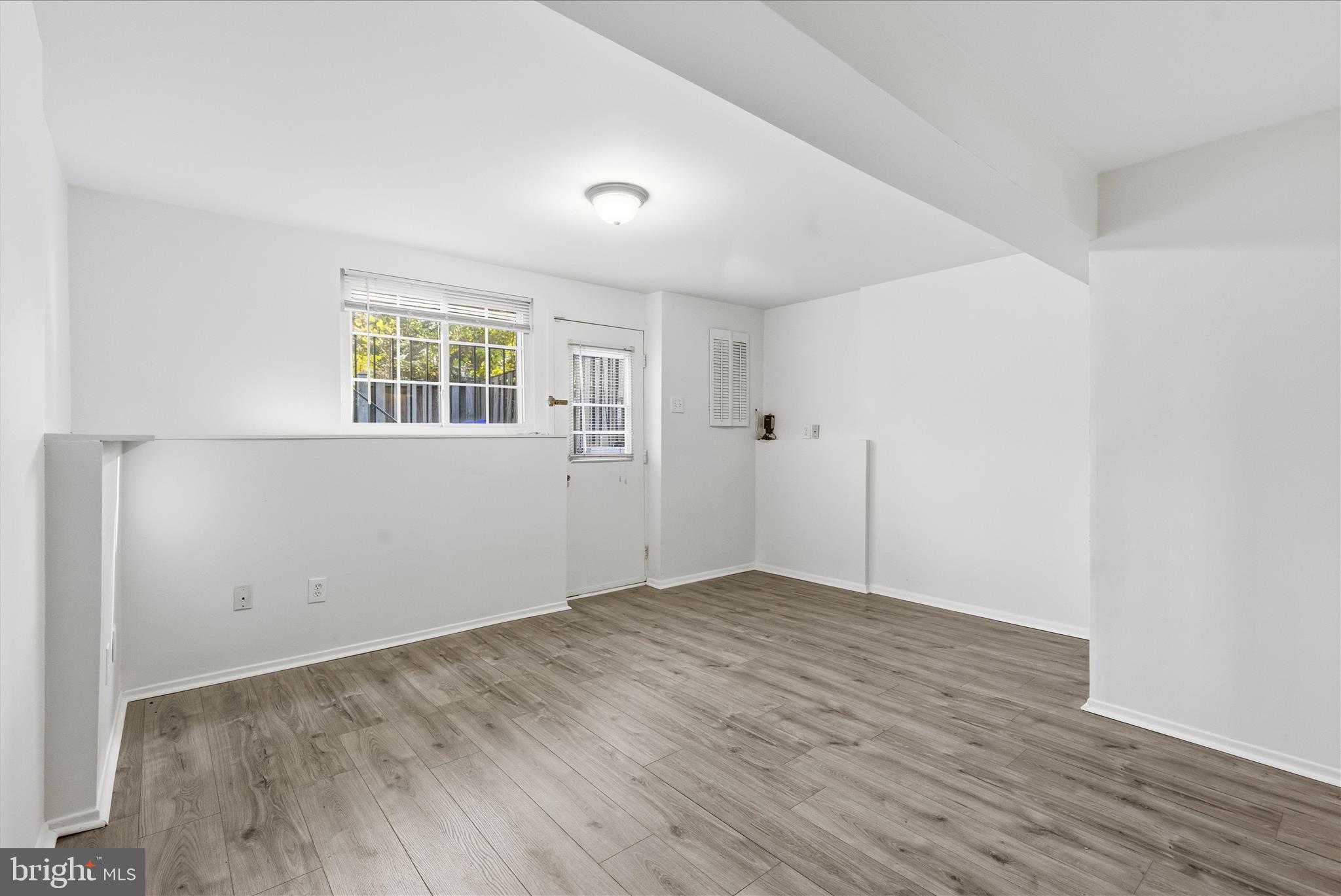 TARTAN VILLAGE - Residential Lease