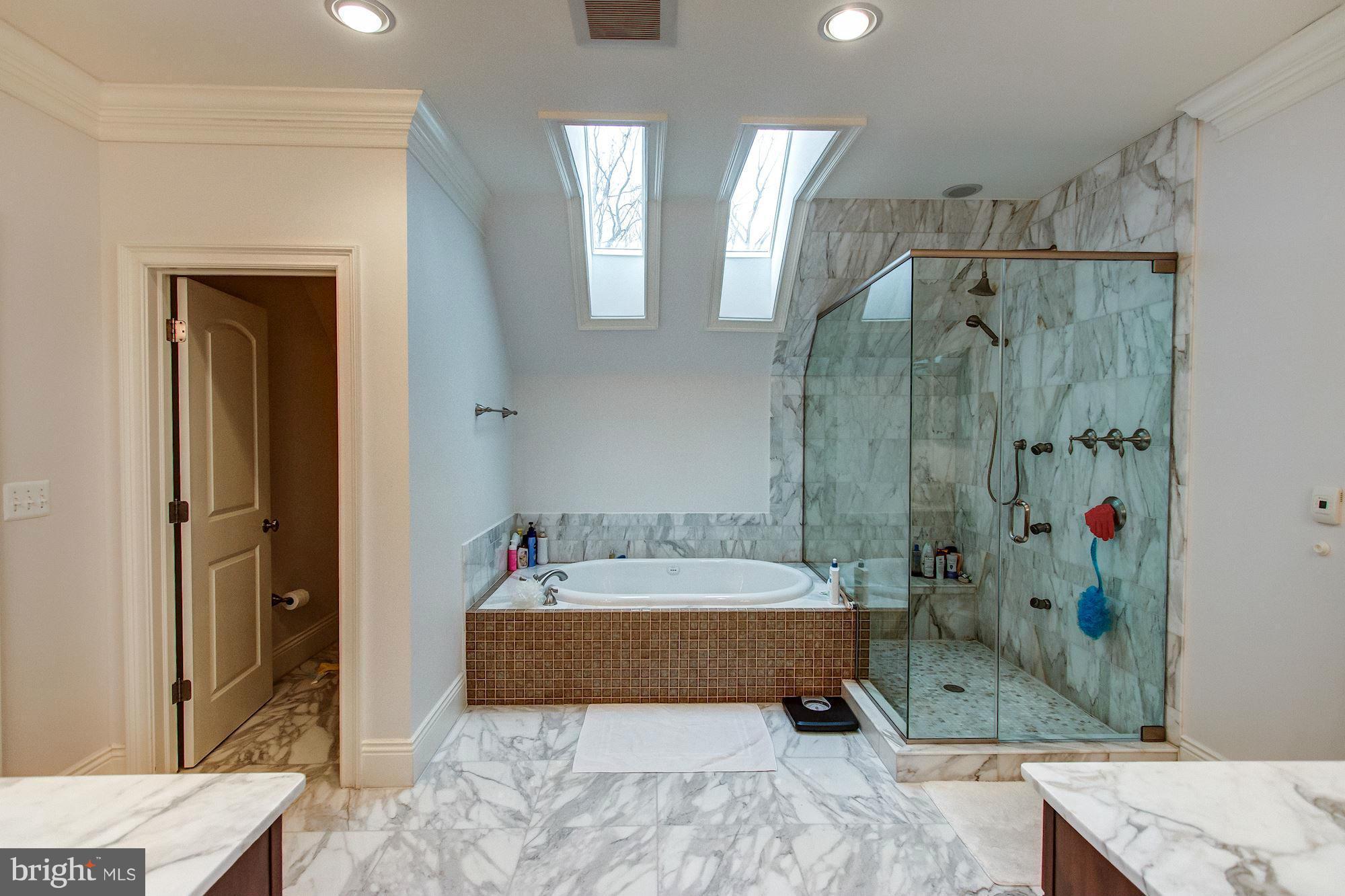 RIVER OAKS - Residential Lease