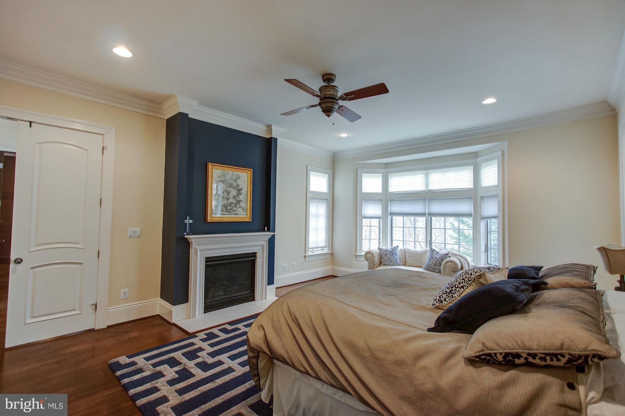 RIVER OAKS - Residential Lease