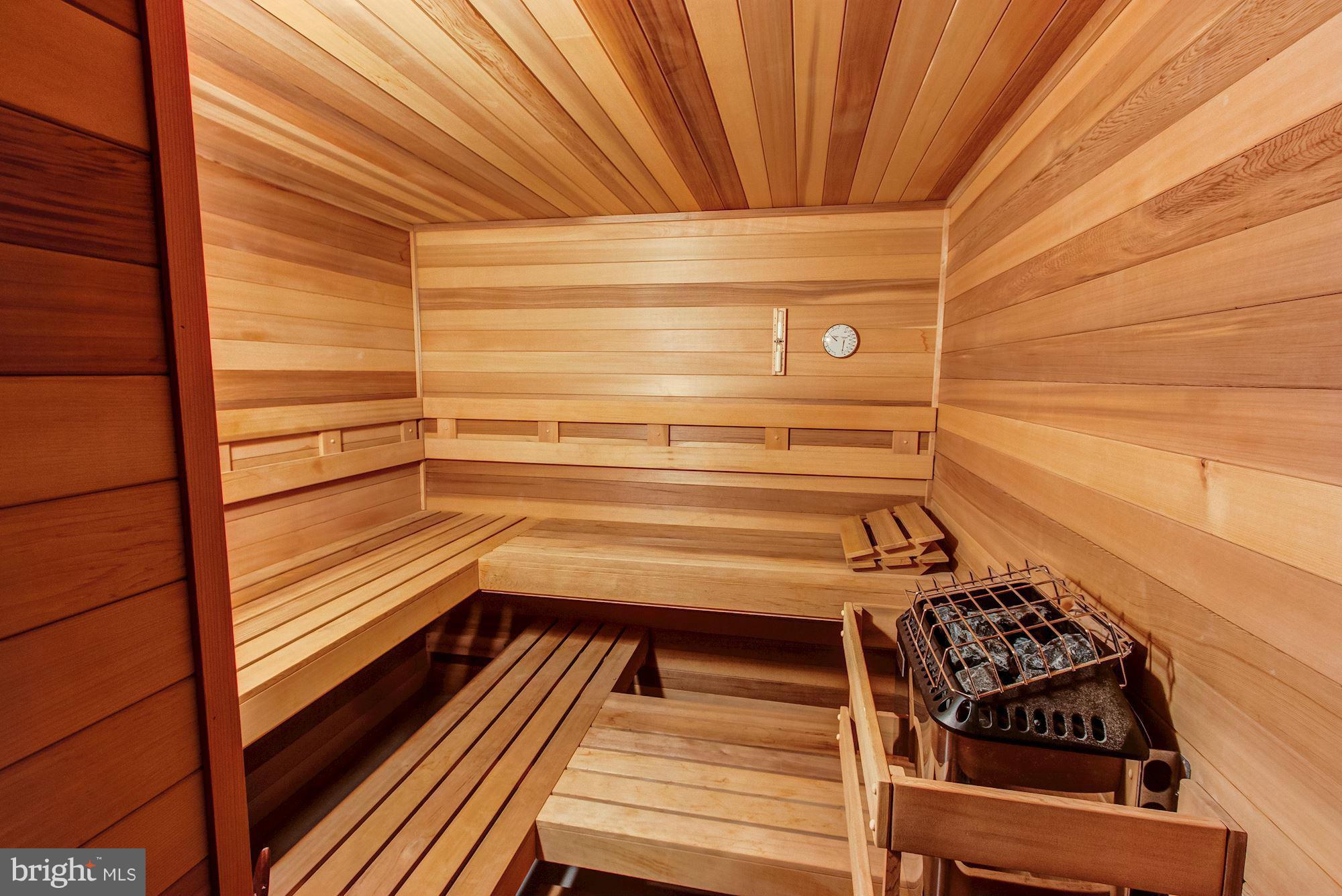 RIVER OAKS - Residential Lease