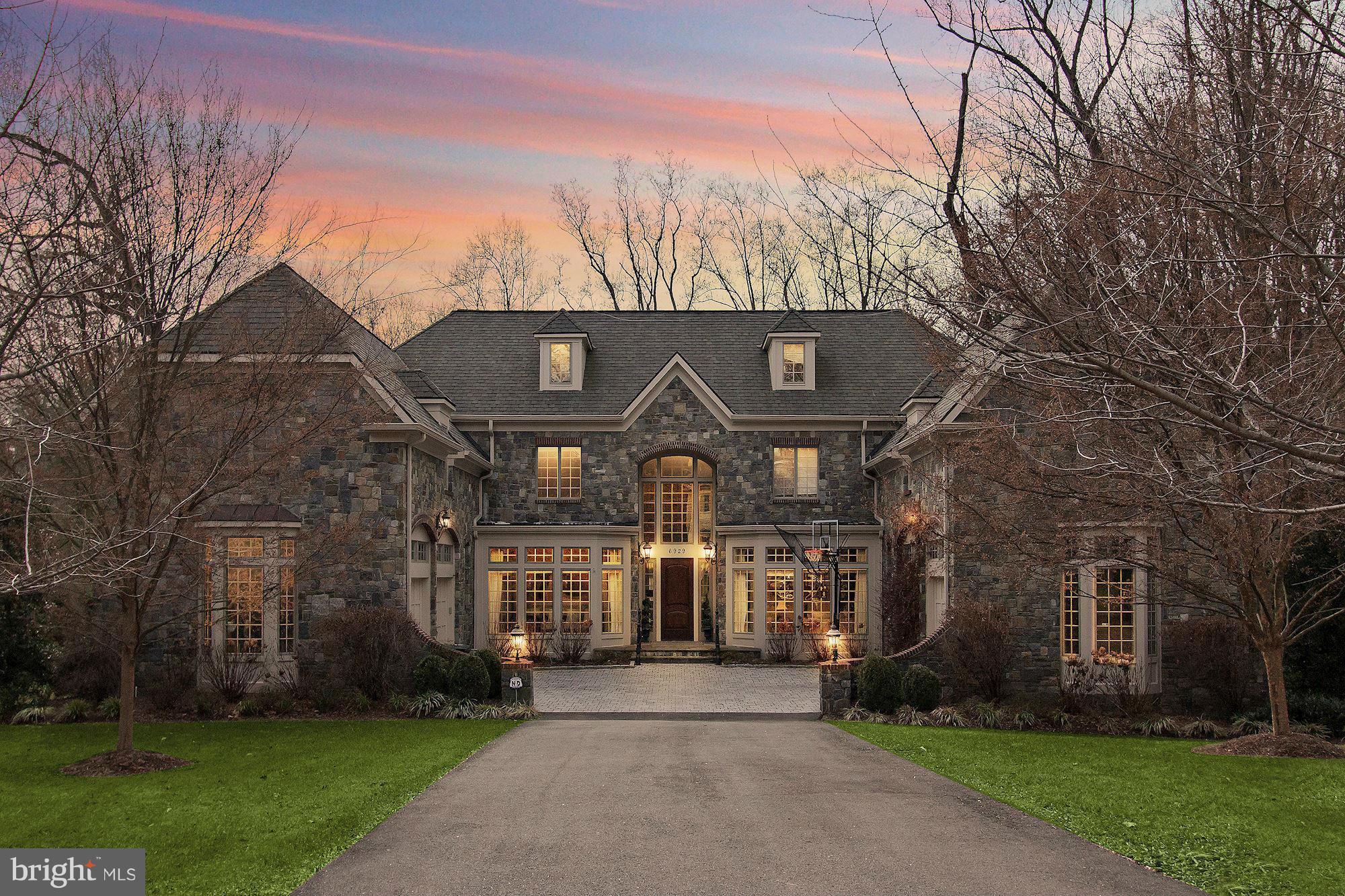 RIVER OAKS - Residential Lease