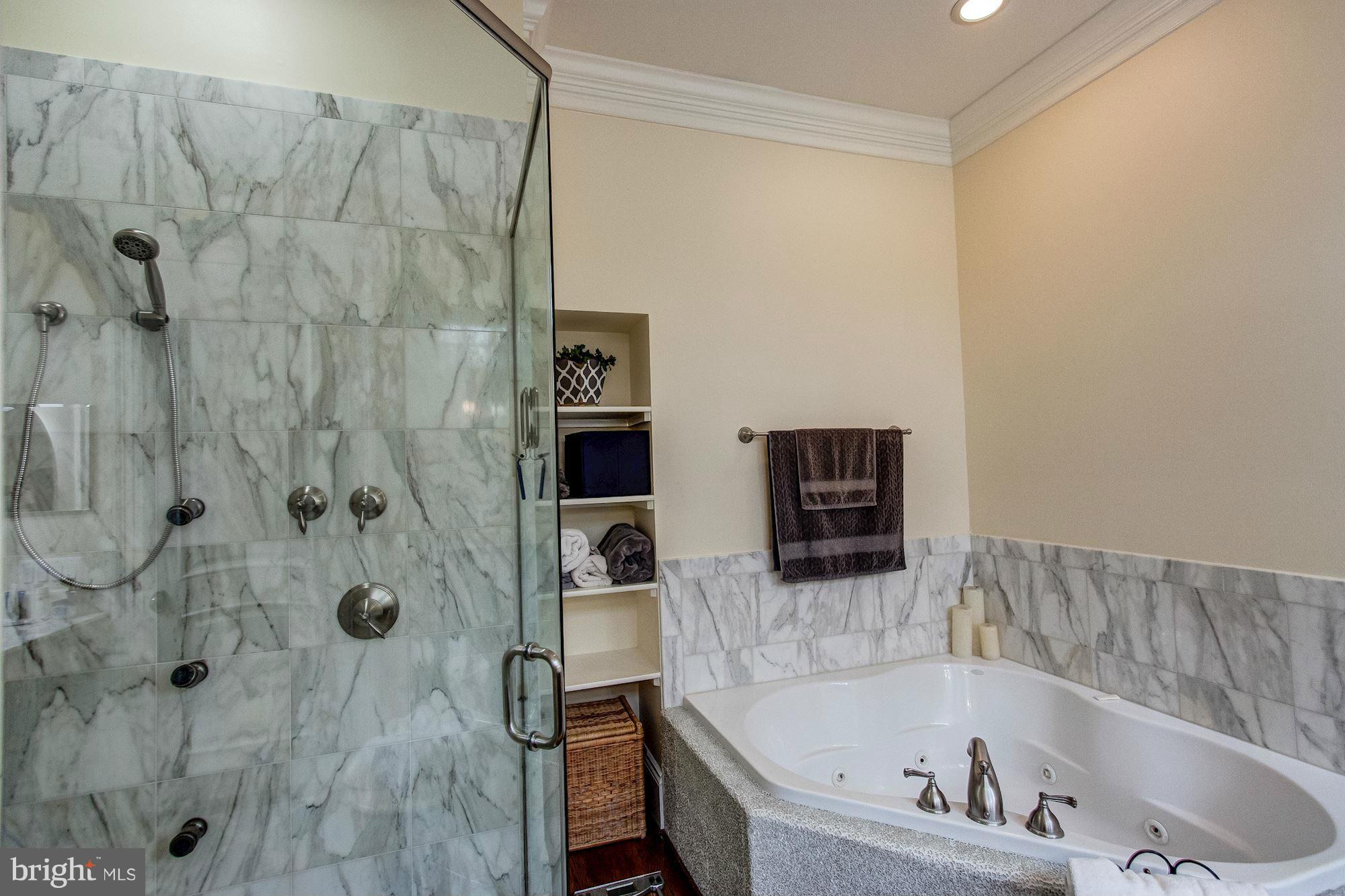 RIVER OAKS - Residential Lease