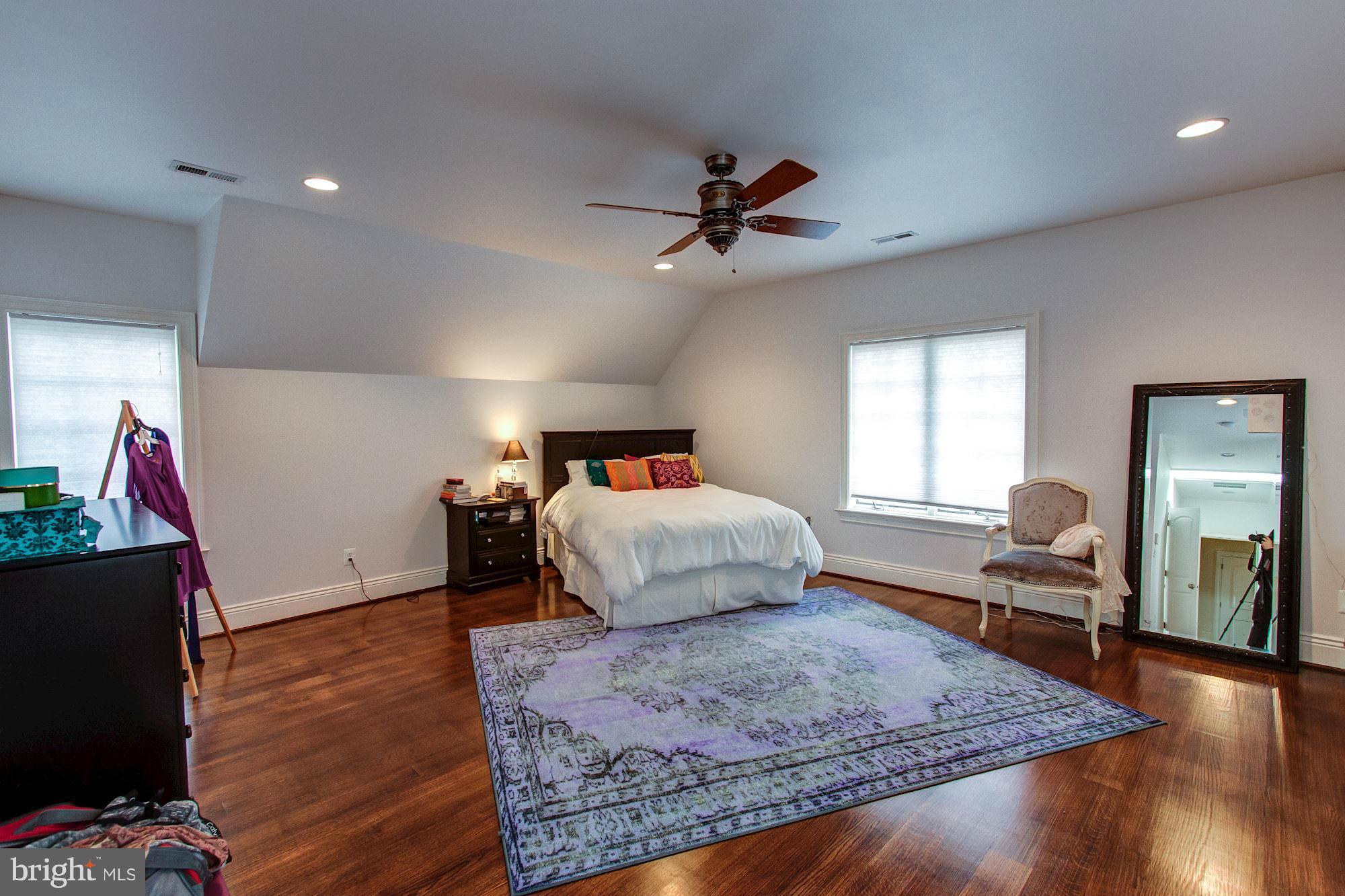 RIVER OAKS - Residential Lease