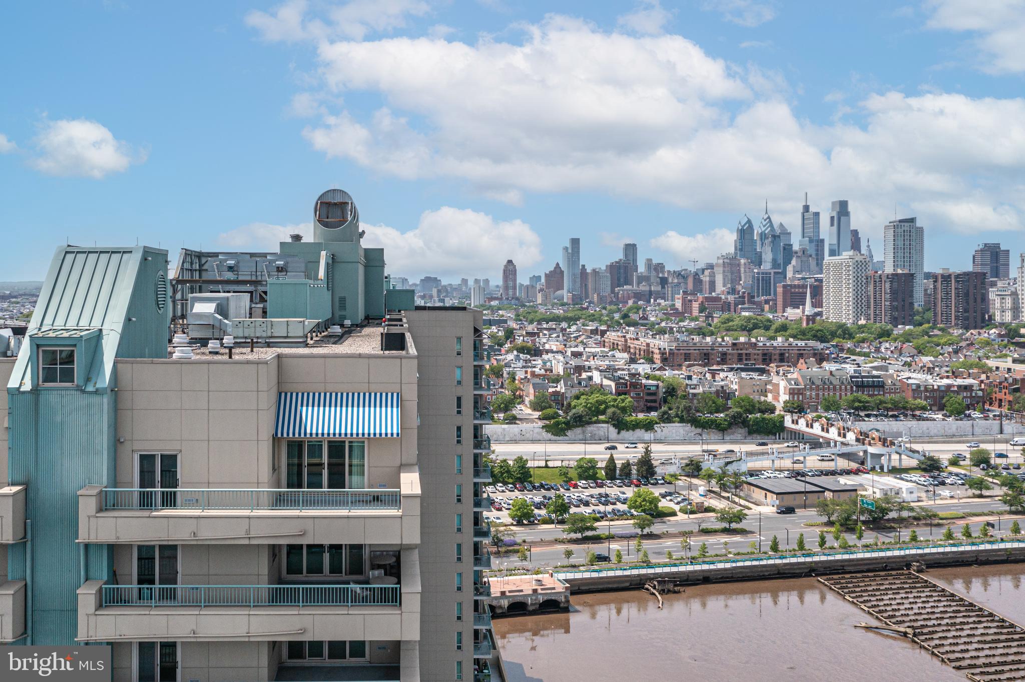 DOCKSIDE CONDOMINIUM - Residential