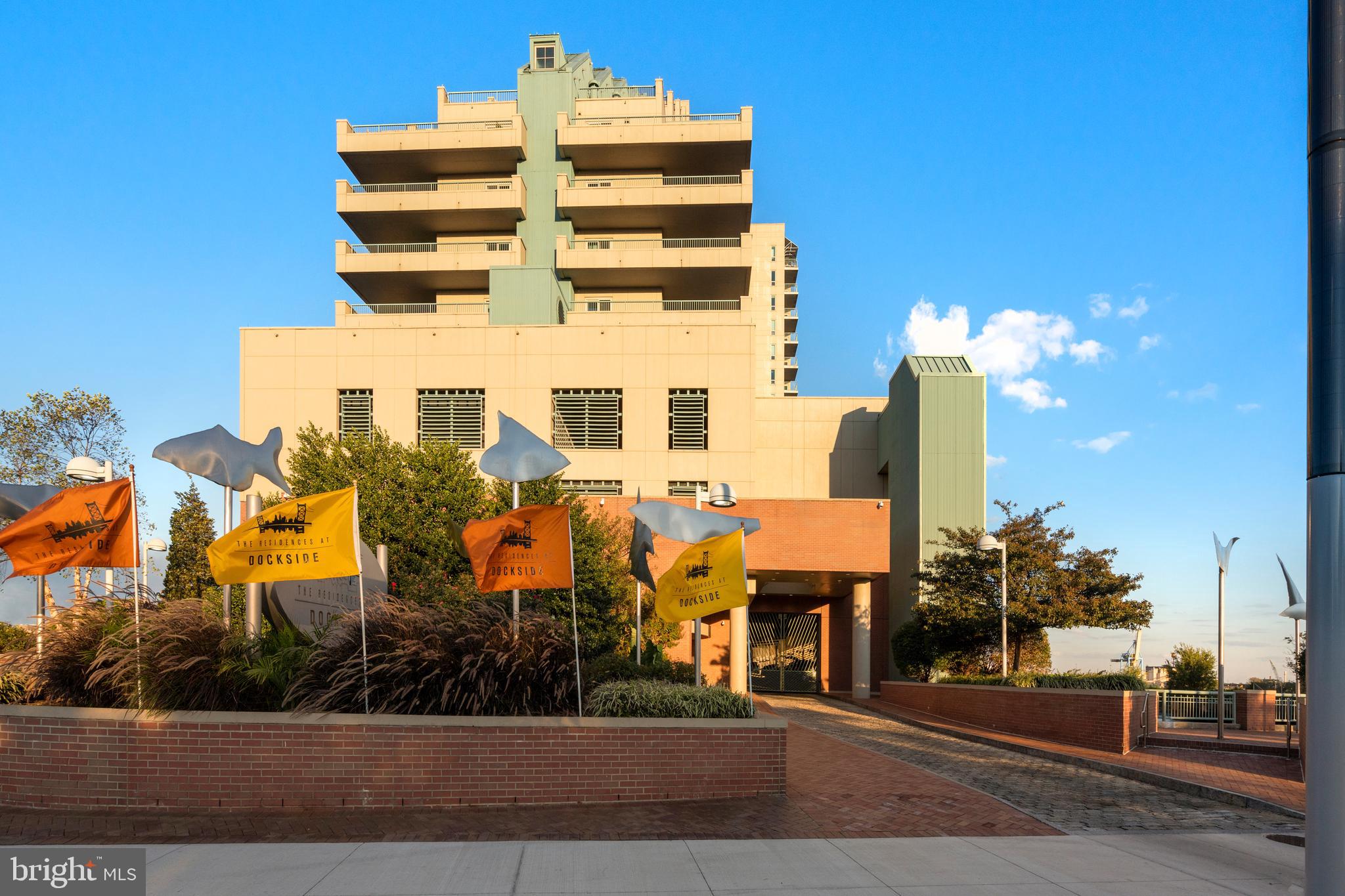 DOCKSIDE CONDOMINIUM - Residential