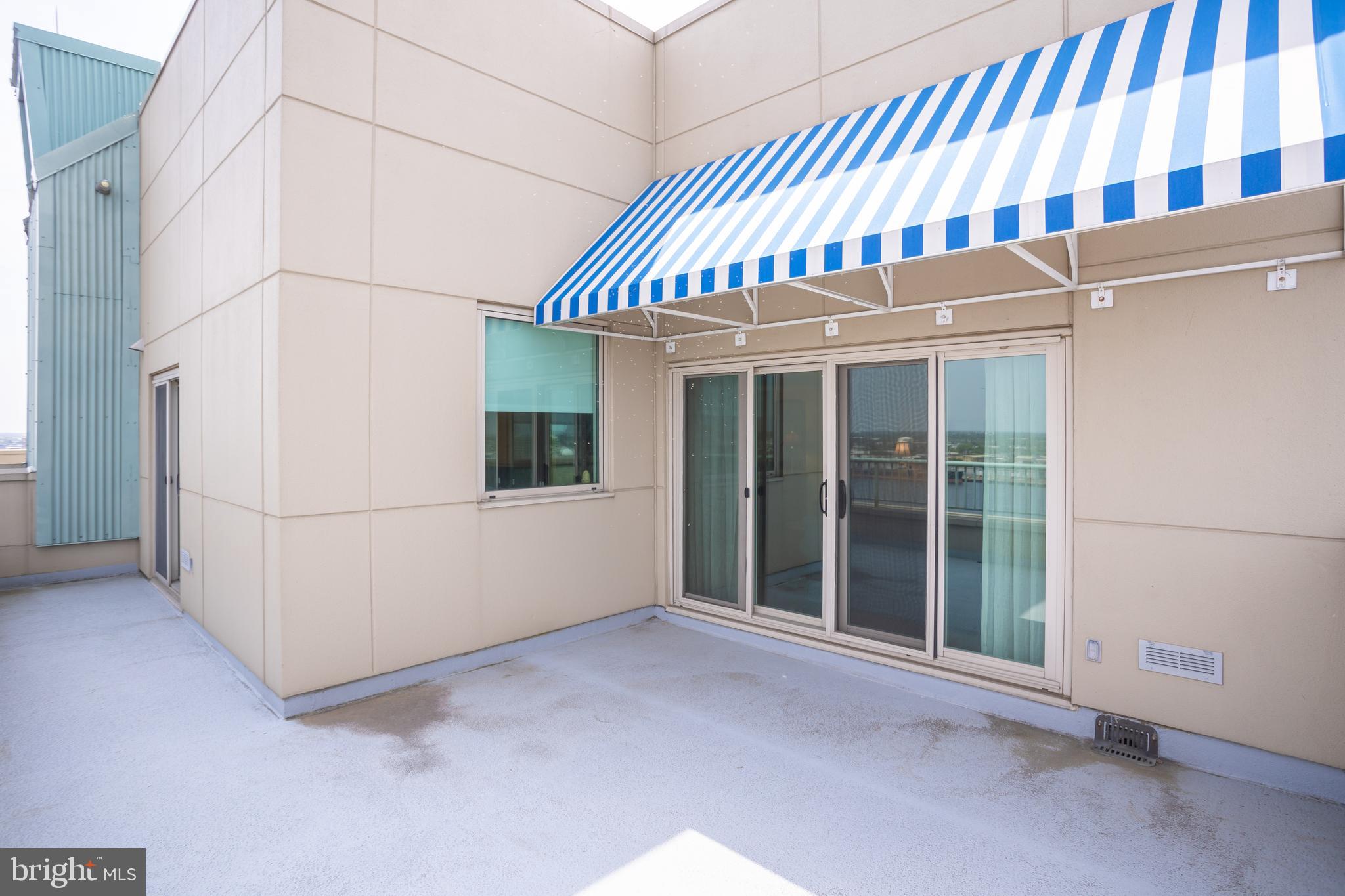 DOCKSIDE CONDOMINIUM - Residential