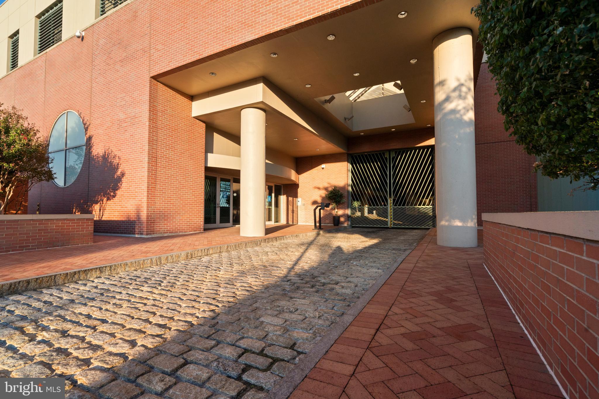 DOCKSIDE CONDOMINIUM - Residential