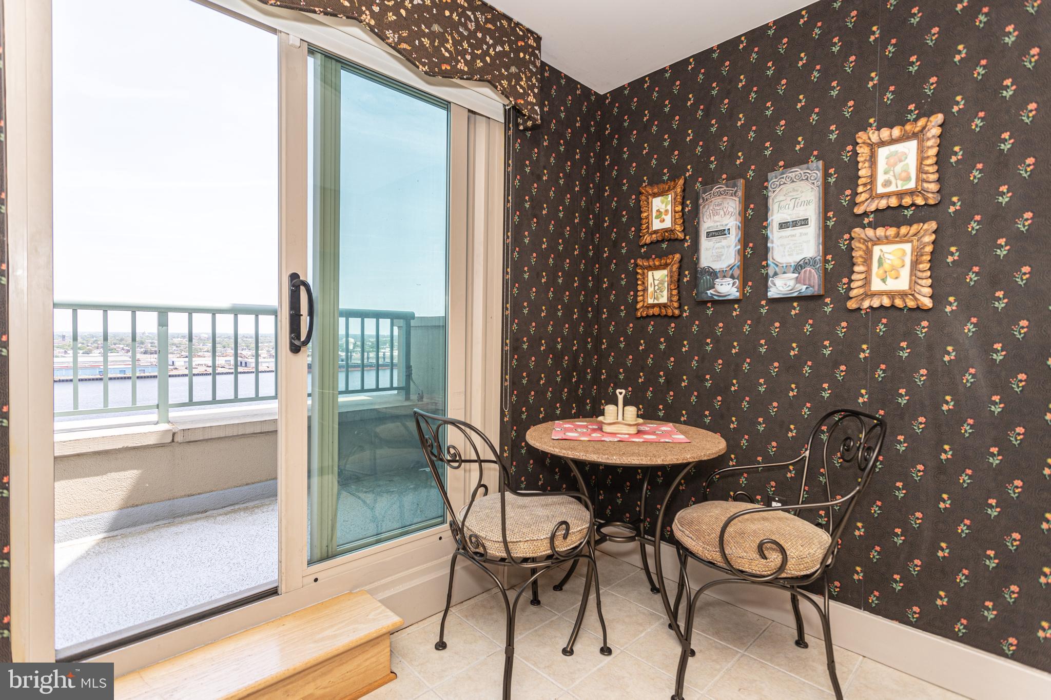 DOCKSIDE CONDOMINIUM - Residential