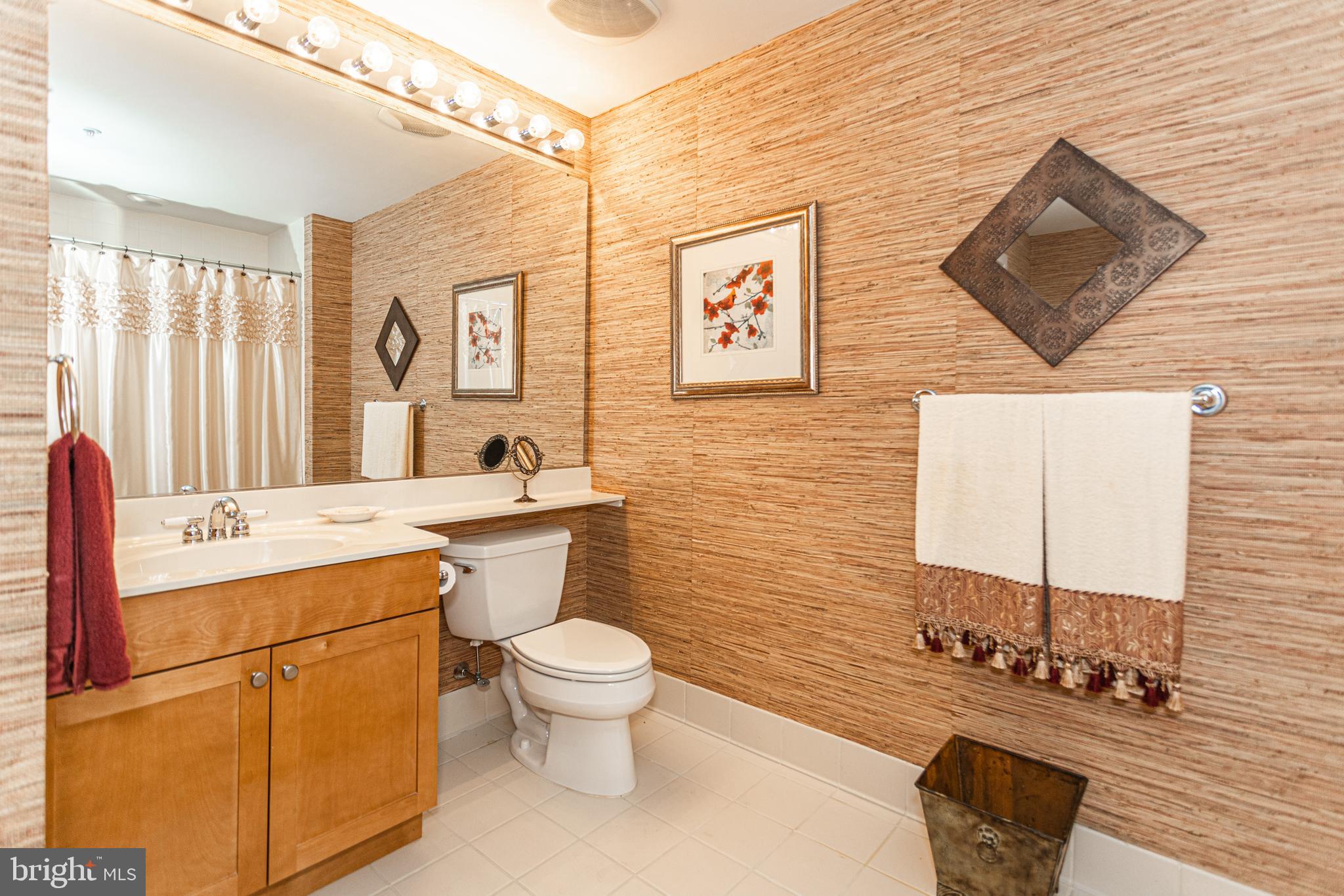 DOCKSIDE CONDOMINIUM - Residential