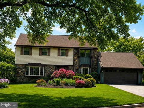 36 AVERSTONE CT HOLLAND PA 18966