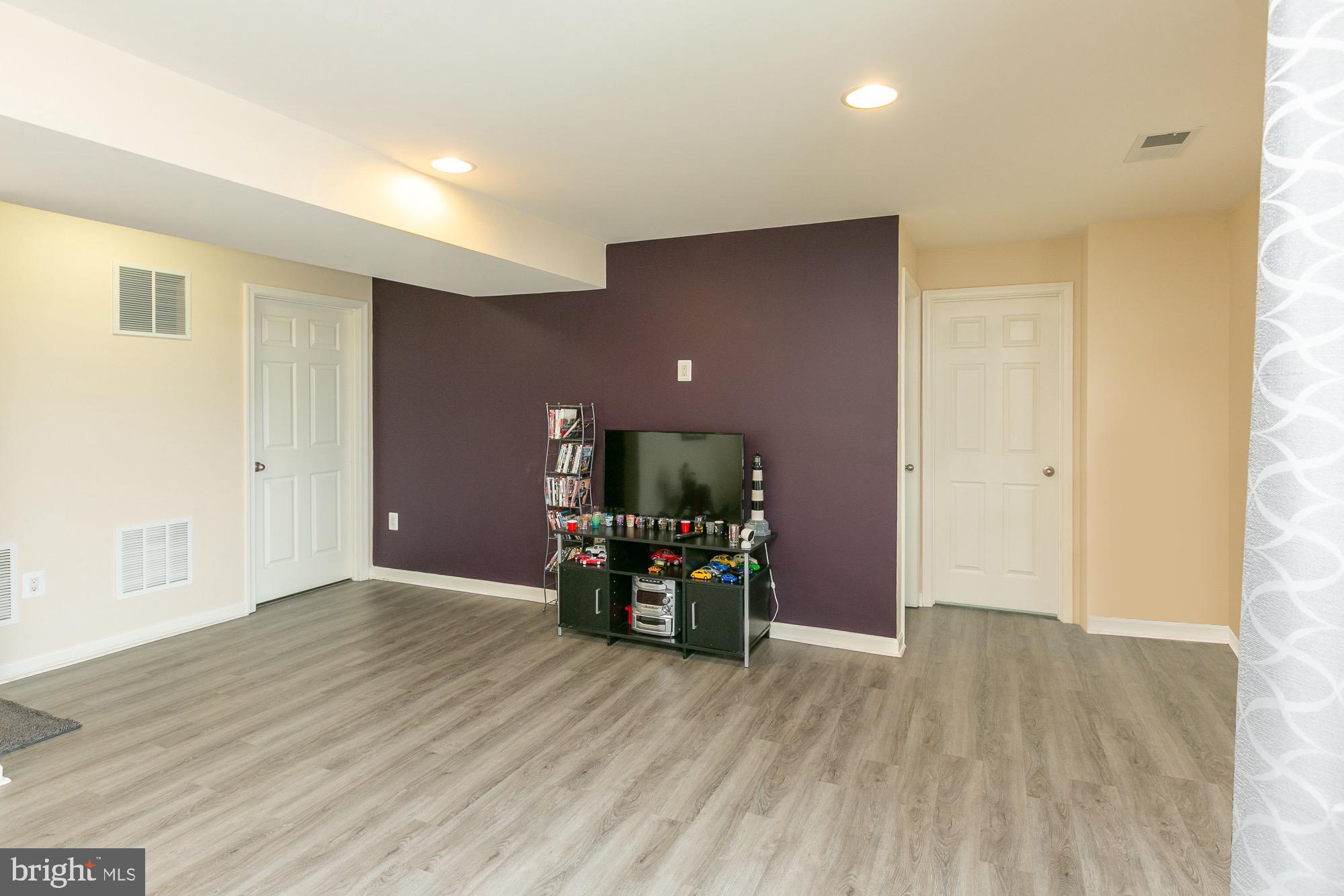 RED BUD RUN - Residential